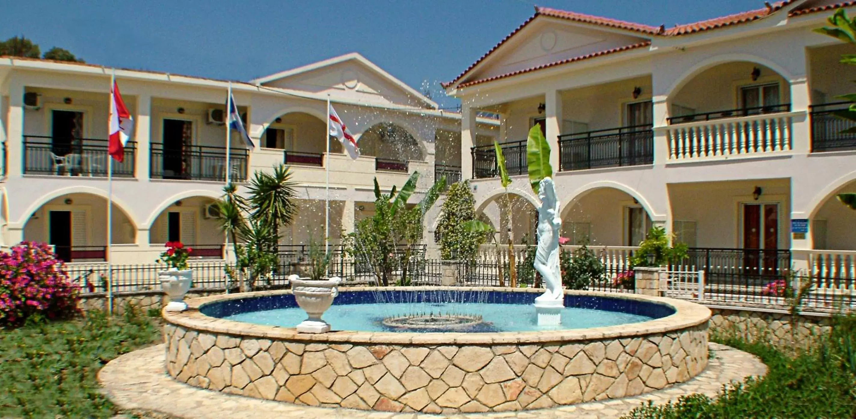 Garden view in Canadian Hotel Garden view in Canadian Hotel