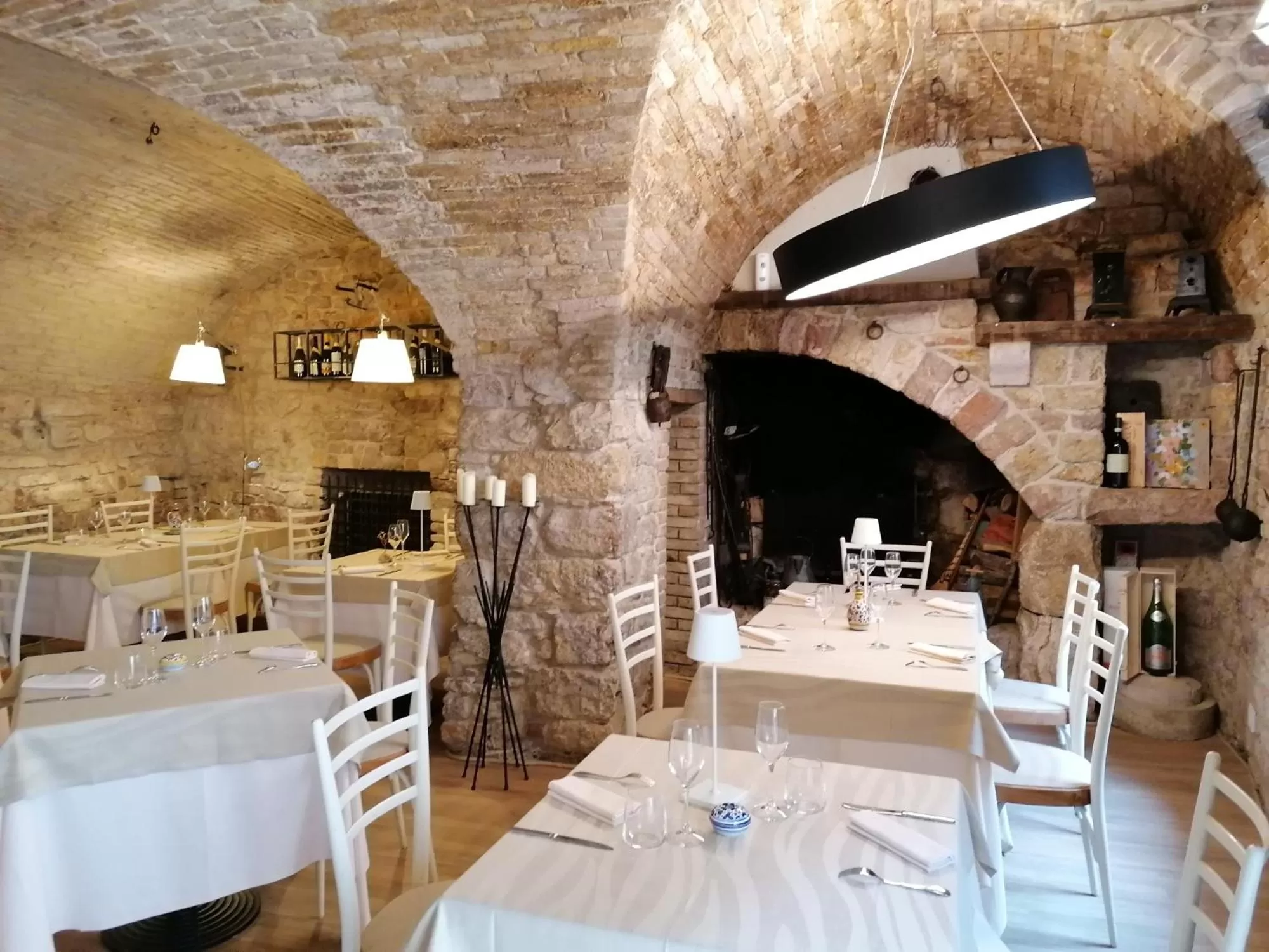 Restaurant/places to eat in Asisium Boutique Hotel