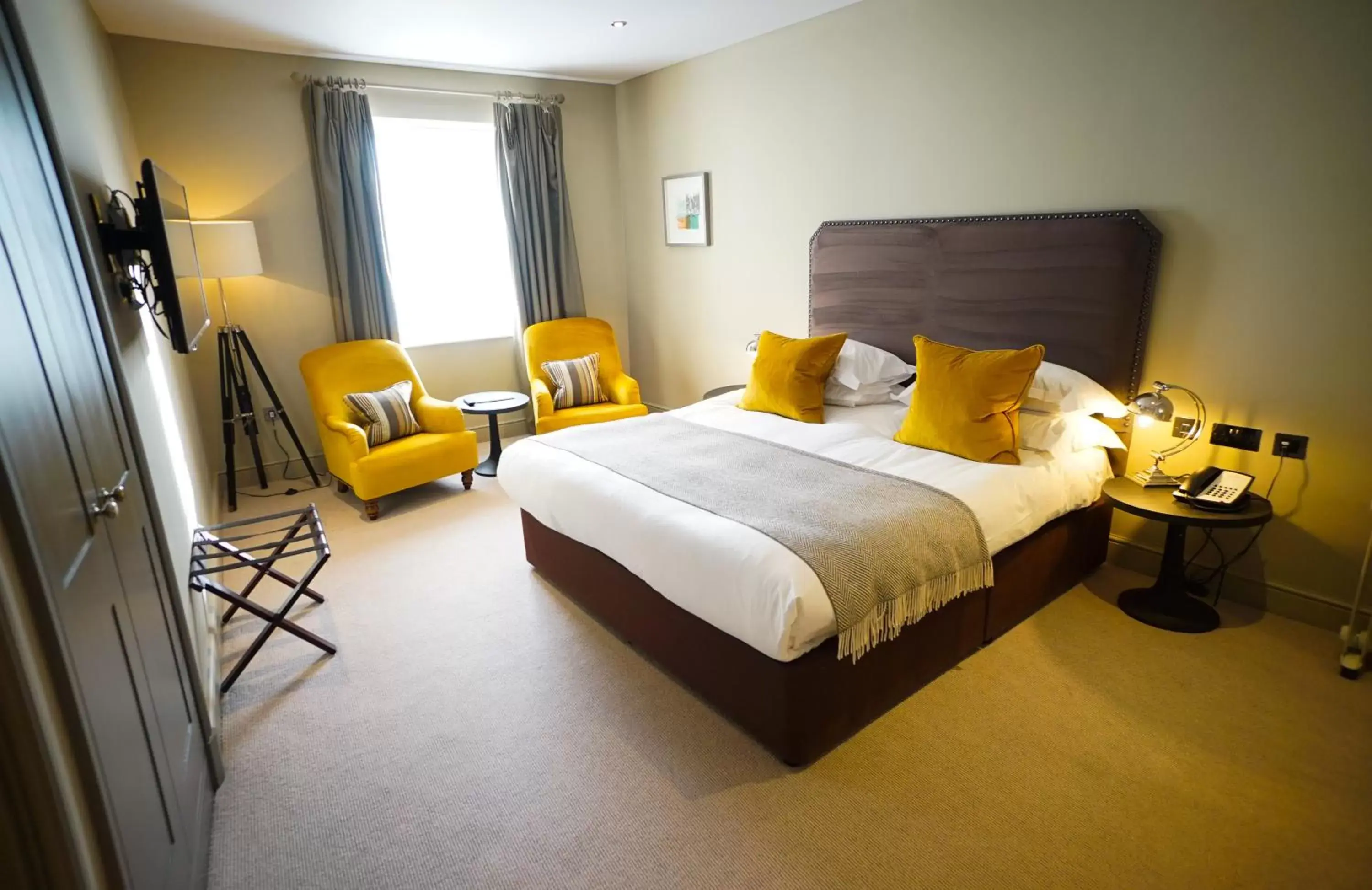 Bedroom, Bed in Kings Head Hotel