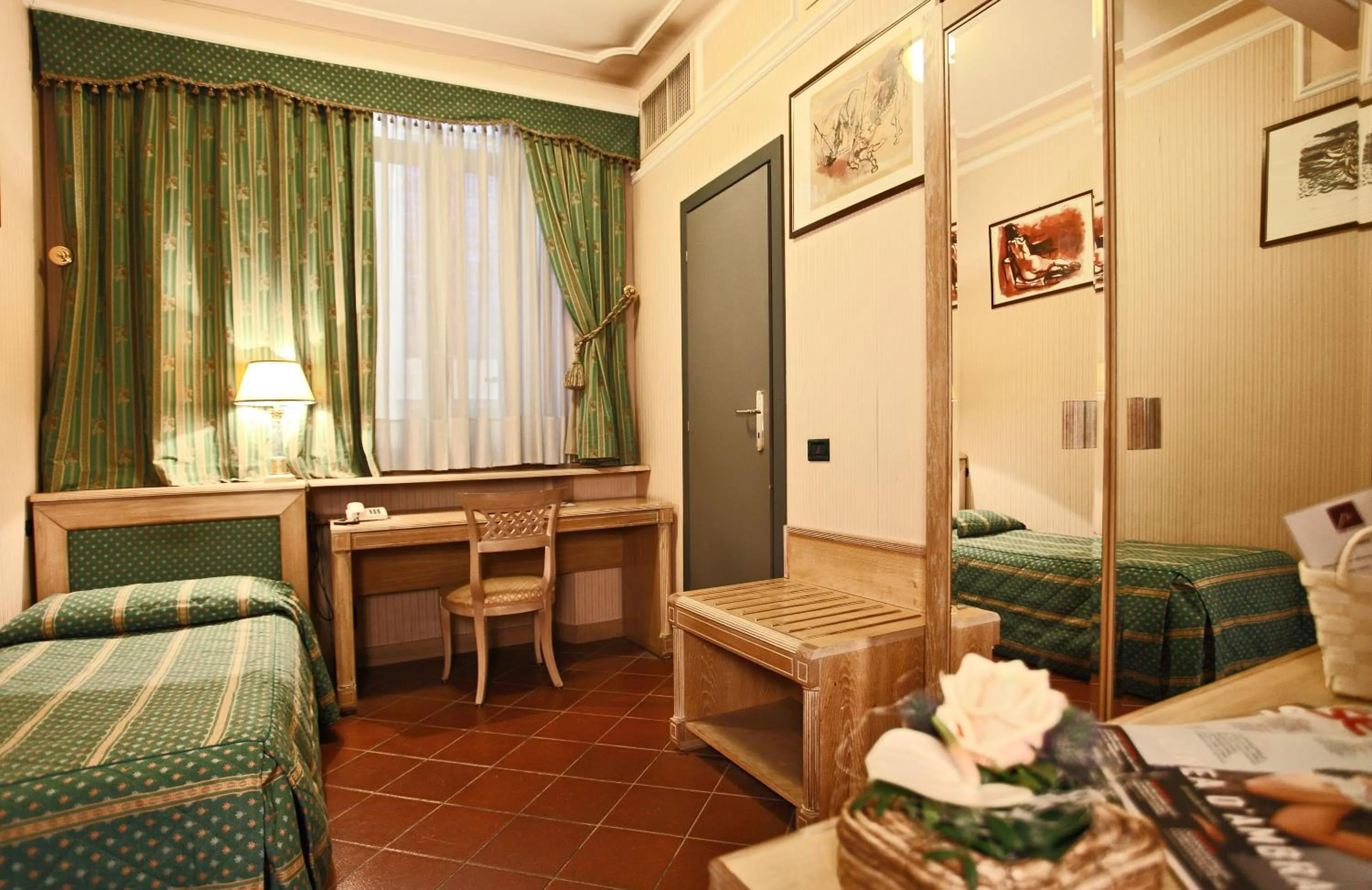 Photo of the whole room in Hotel Panama