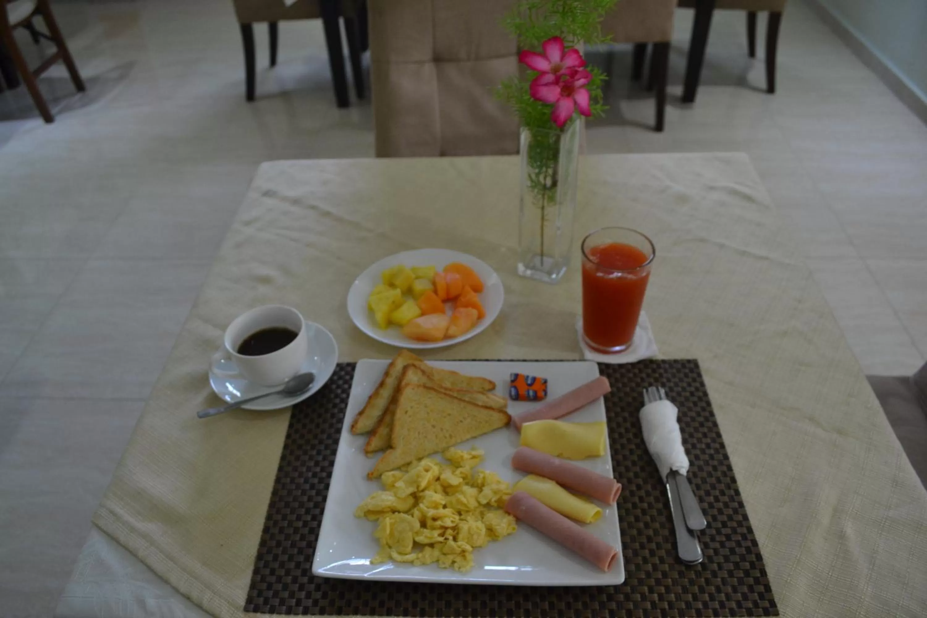 Breakfast in Hotel Renacer