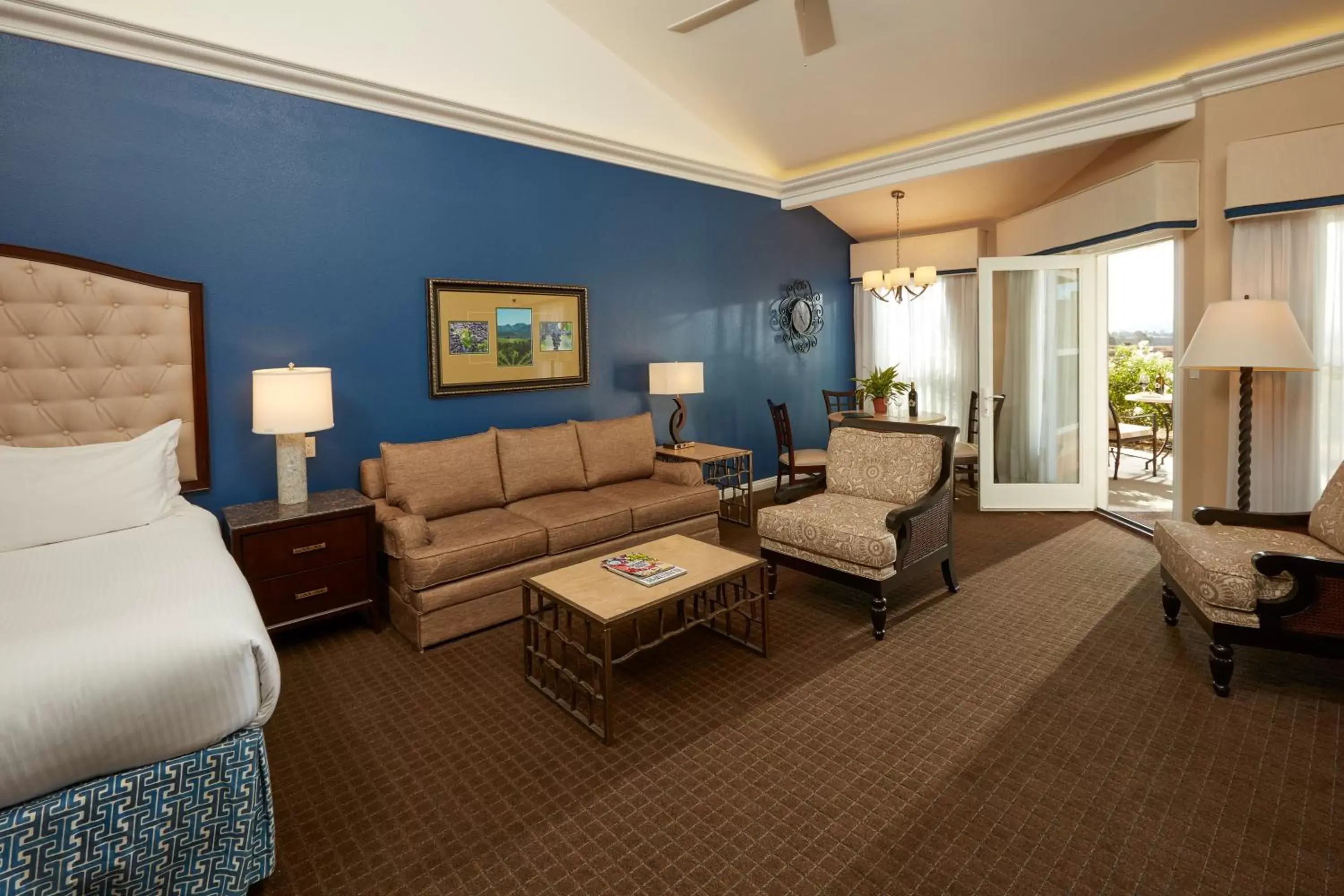 Living room, Seating Area in Carter Estate Winery and Resort