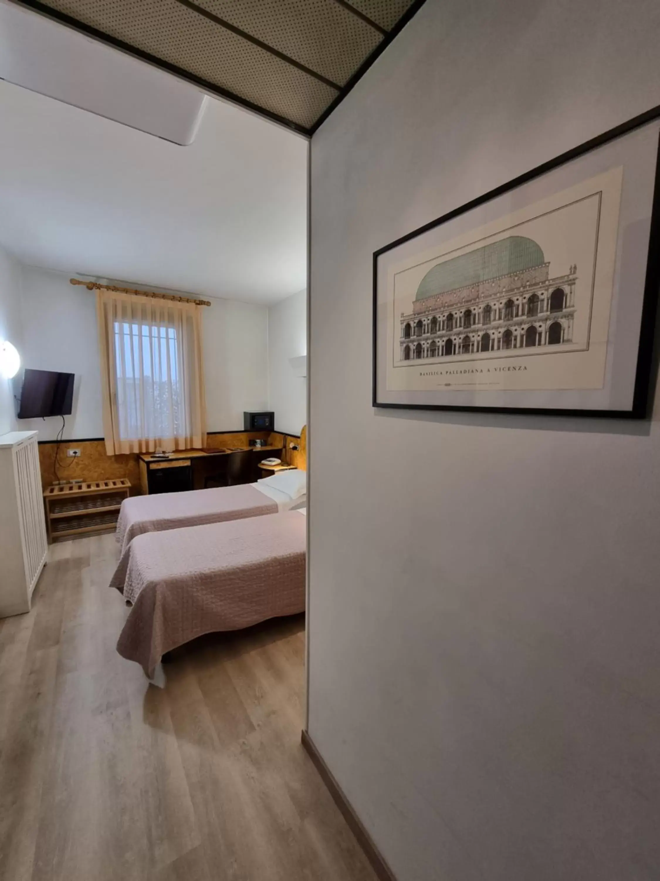 Bedroom, Bed in CityHotel Cristina Vicenza