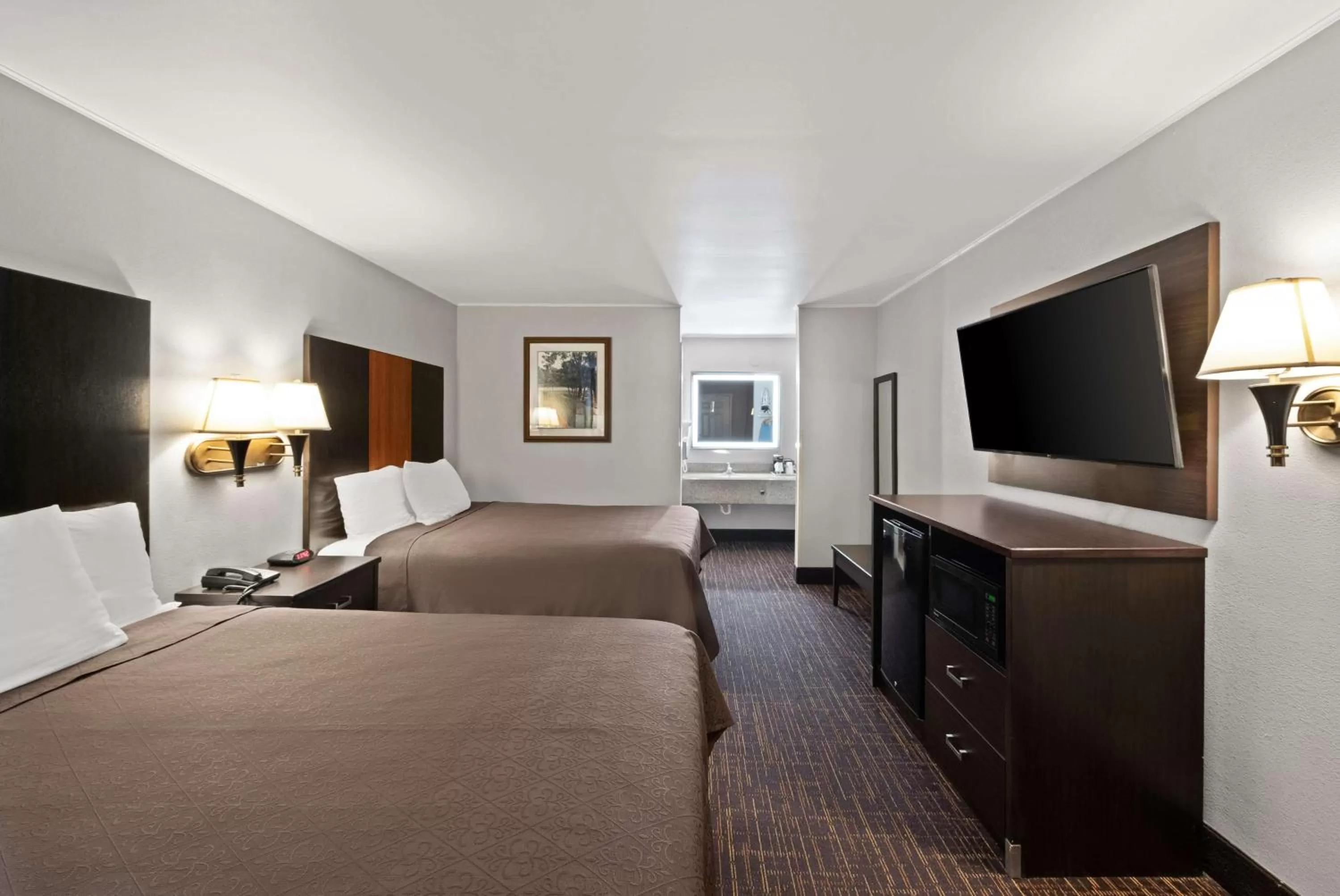 Bedroom, Bed in Best Western Executive Inn