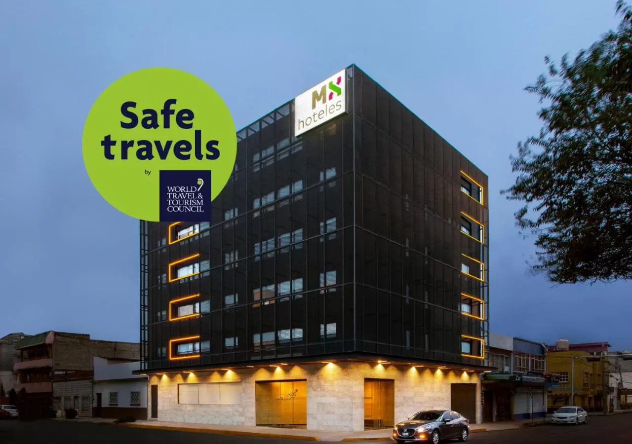 Facade/entrance in Hotel MX aeropuerto CDMX, Trademark Collection by Wyndham