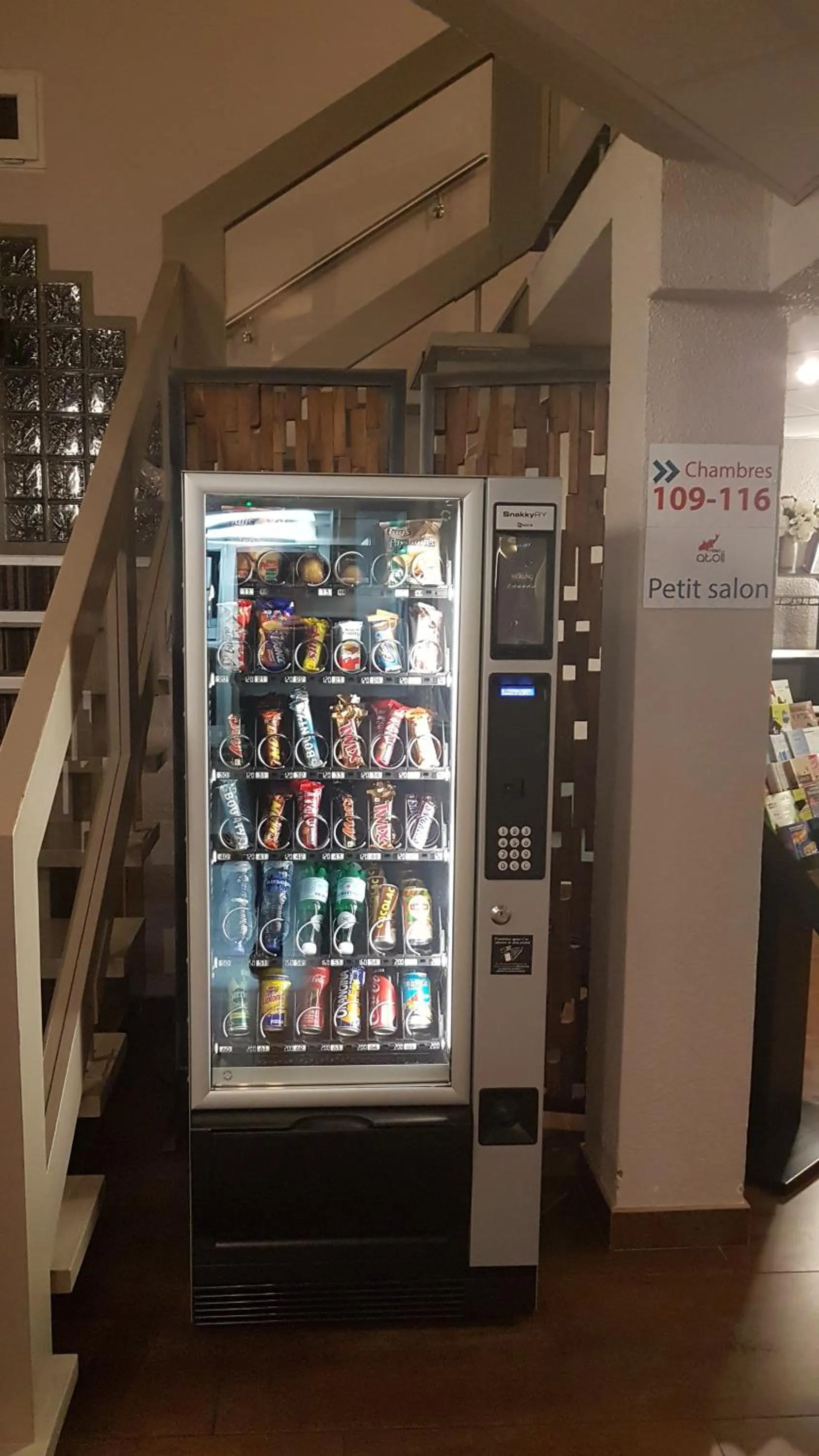 Food and drinks in Contact Hotel Atoll