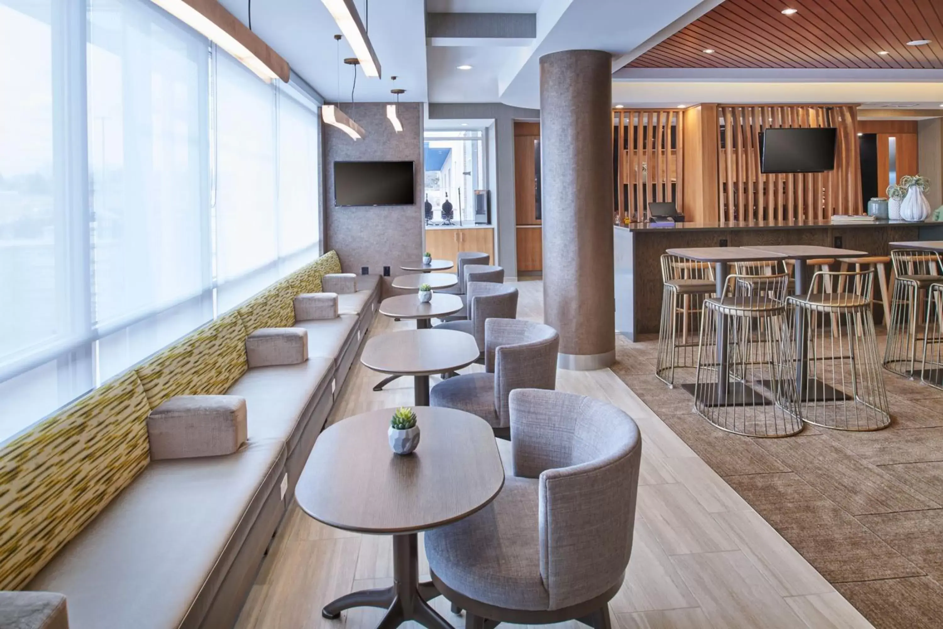 Lounge or bar, Lounge/Bar in SpringHill Suites by Marriott Detroit Dearborn
