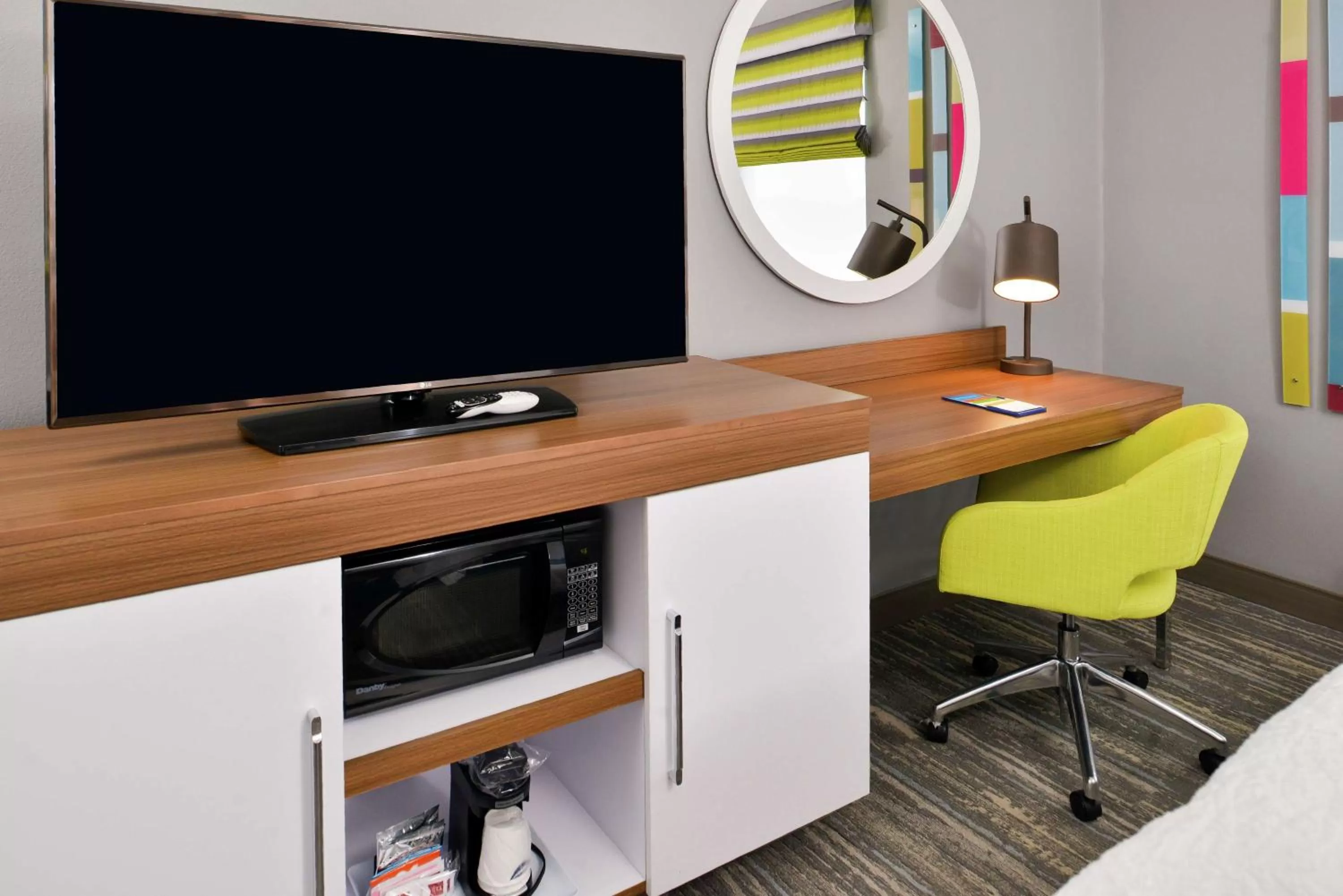 Bedroom in Hampton Inn & Suites Saint Paul Oakdale Woodbury