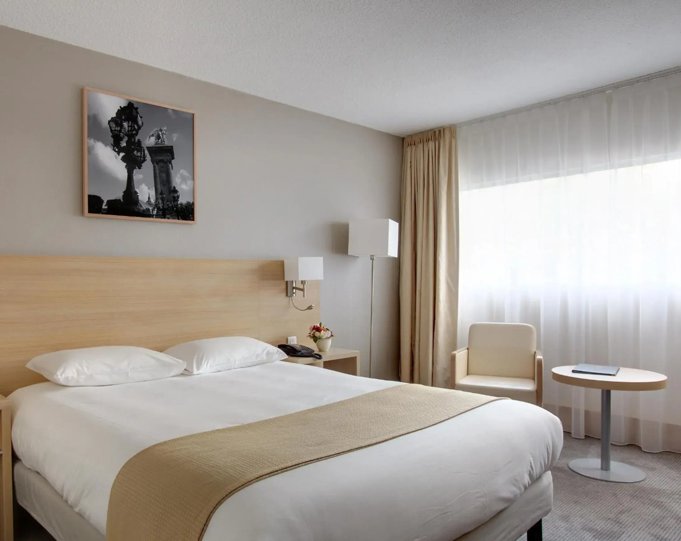 Bed in Best Western Plus Paris Orly Airport