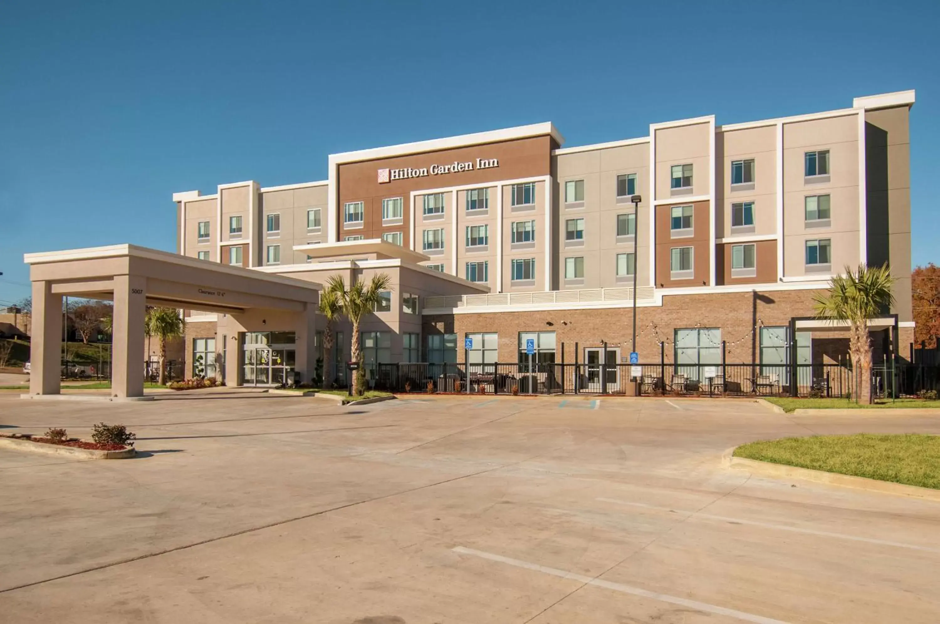 Property Building in Hilton Garden Inn Jackson/Clinton