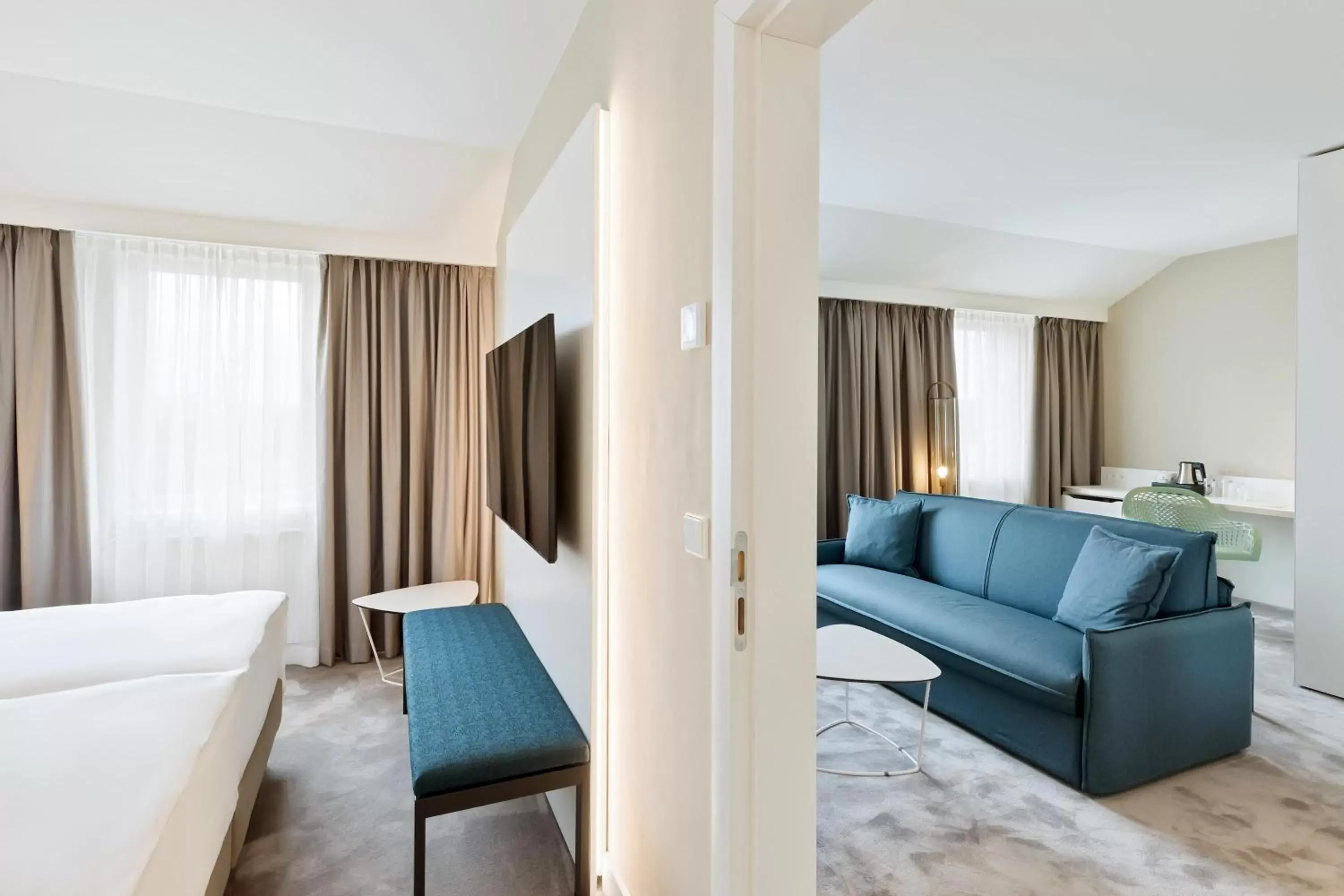 Photo of the whole room, Seating Area in Austria Trend Hotel Bosei Wien