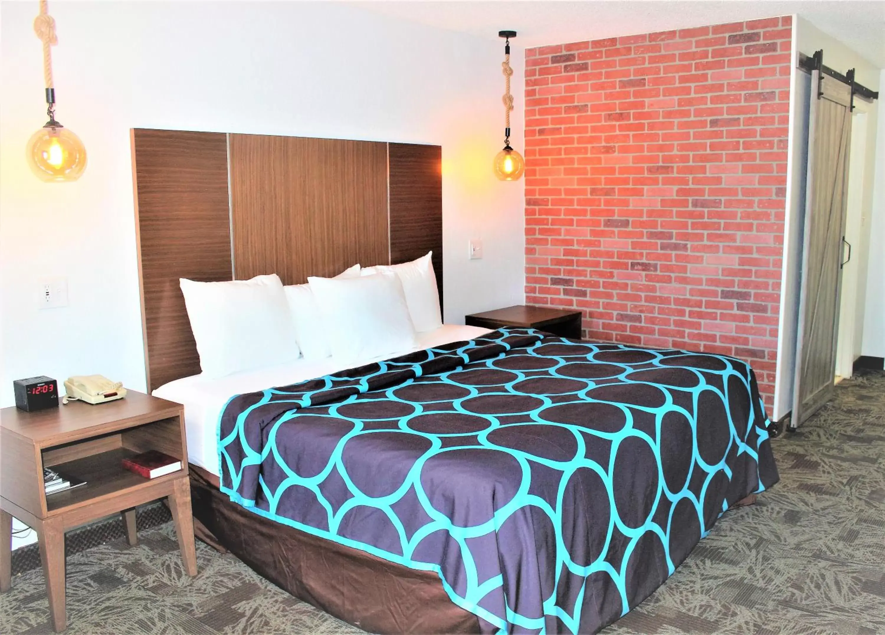 Bed in SureStay Hotel By Best Western Tuscaloosa Southeast