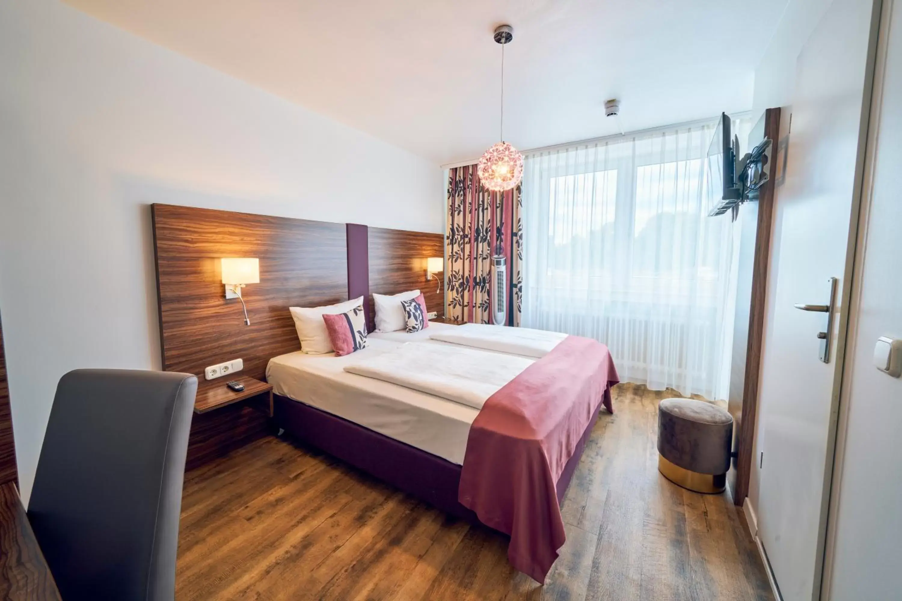 Photo of the whole room, Bed in ARTHOTEL Haar