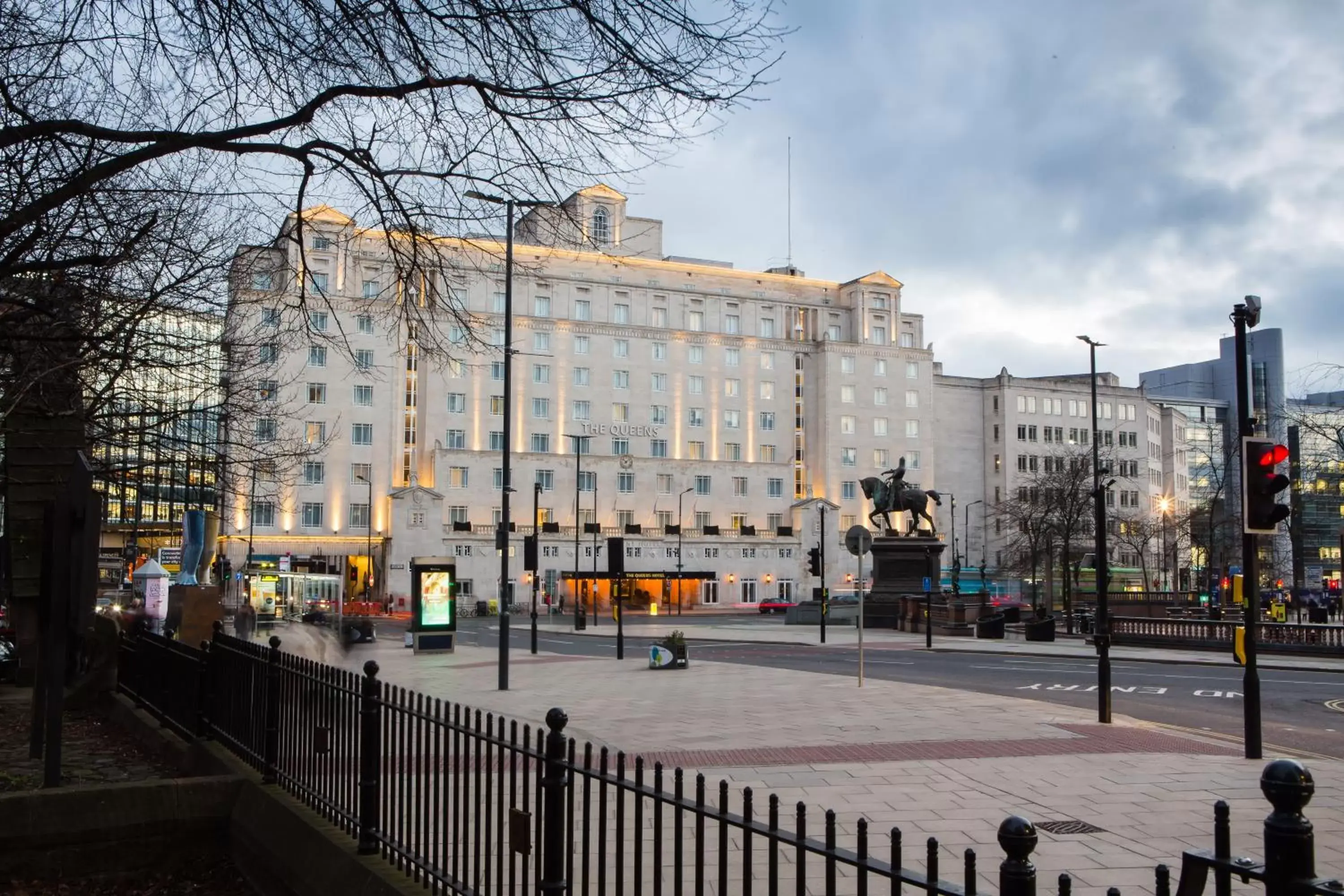 Facade/entrance in The Queens Hotel Facade/entrance in The Queens Hotel