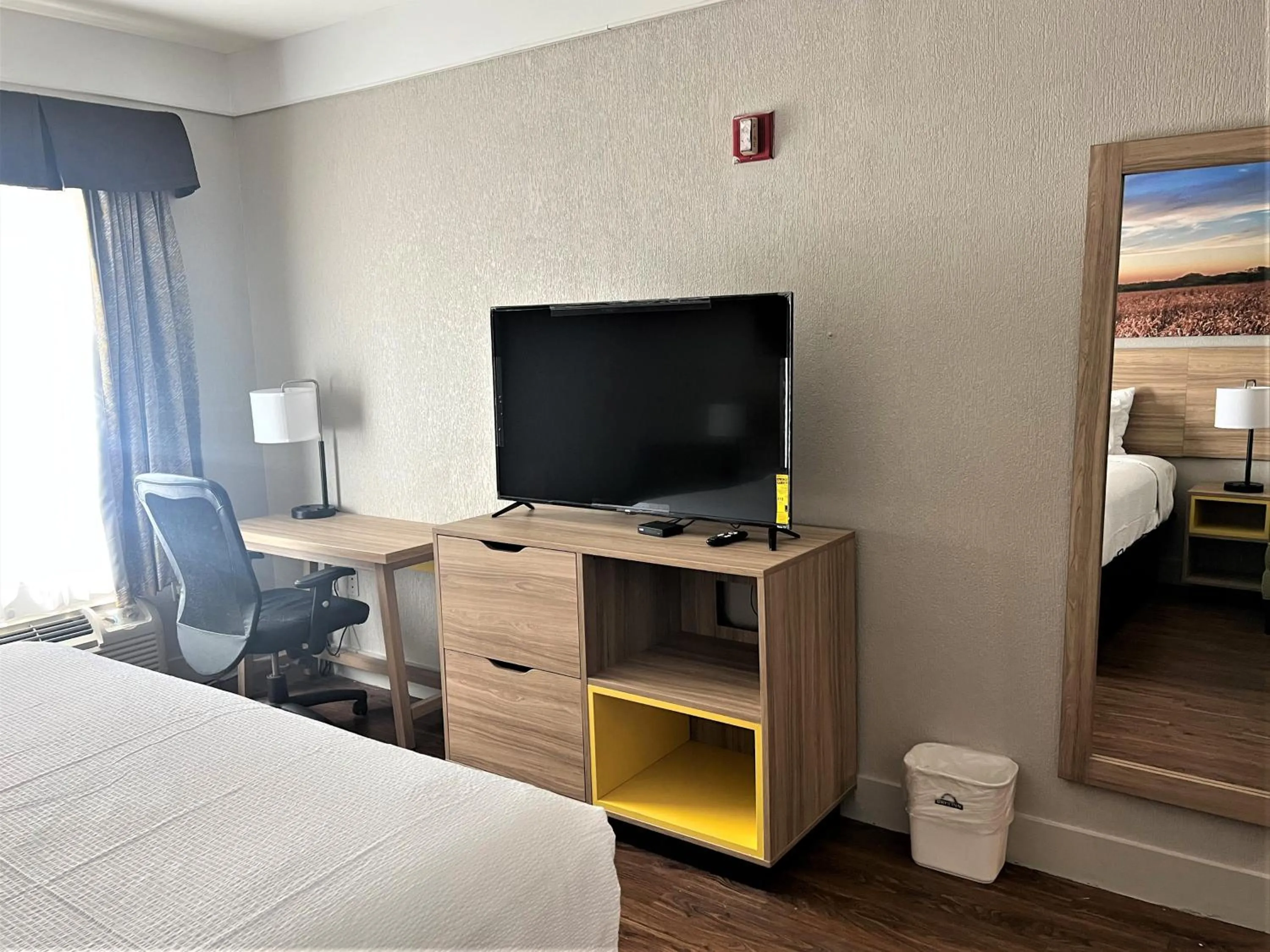 Bedroom, Bed in Days Inn by Wyndham Denham Springs-Baton Rouge East