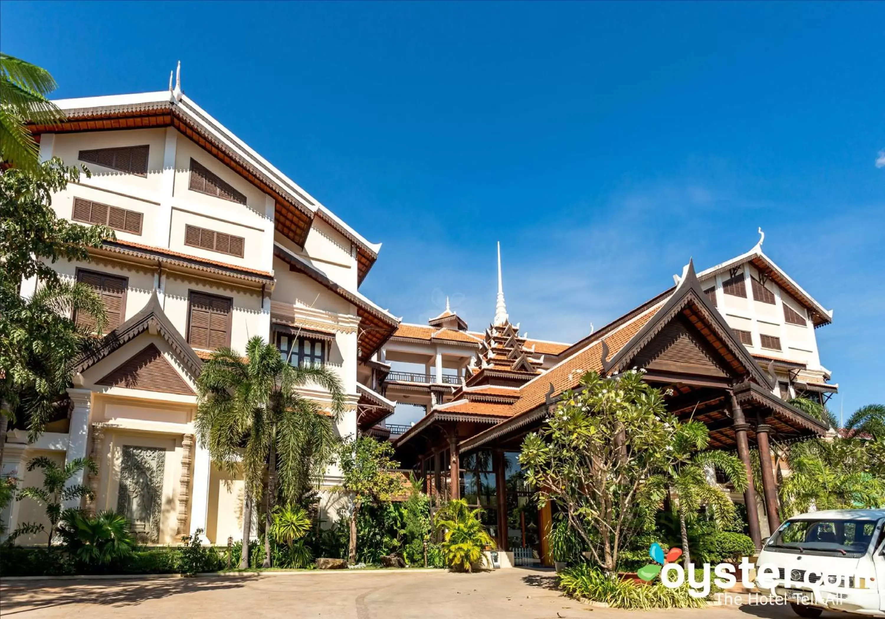 Facade/entrance, Property Building in Saem Siemreap Hotel