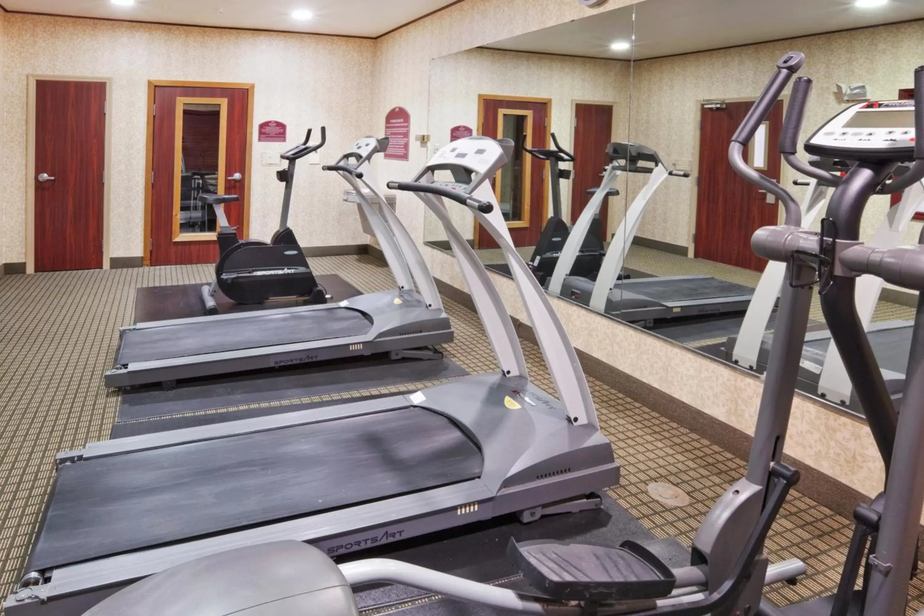 Fitness centre/facilities, Fitness Center/Facilities in Holiday Inn Express Hotel & Suites Gainesville, an IHG Hotel