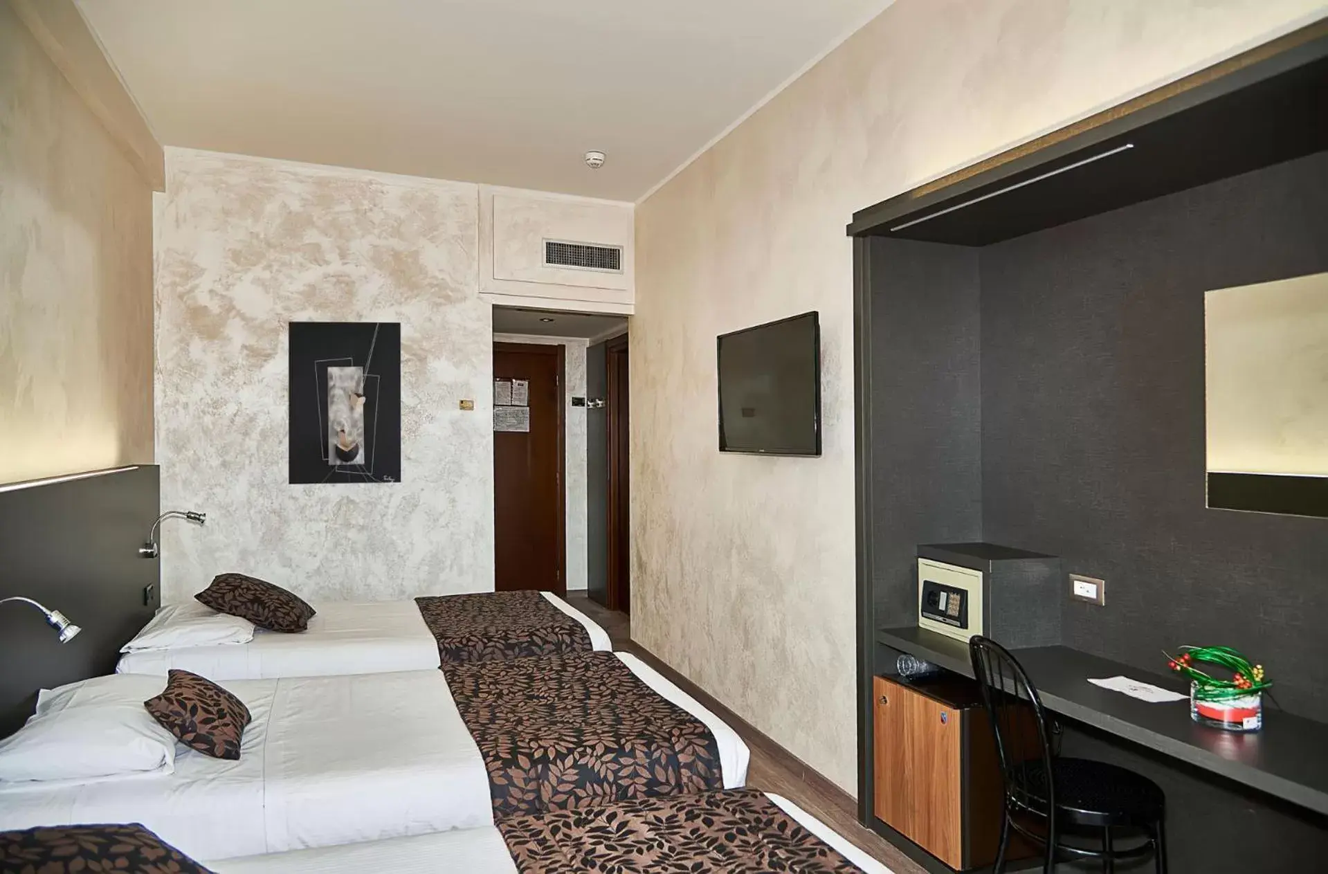 Photo of the whole room, Bed in B&B Hotel Borgaro Torinese