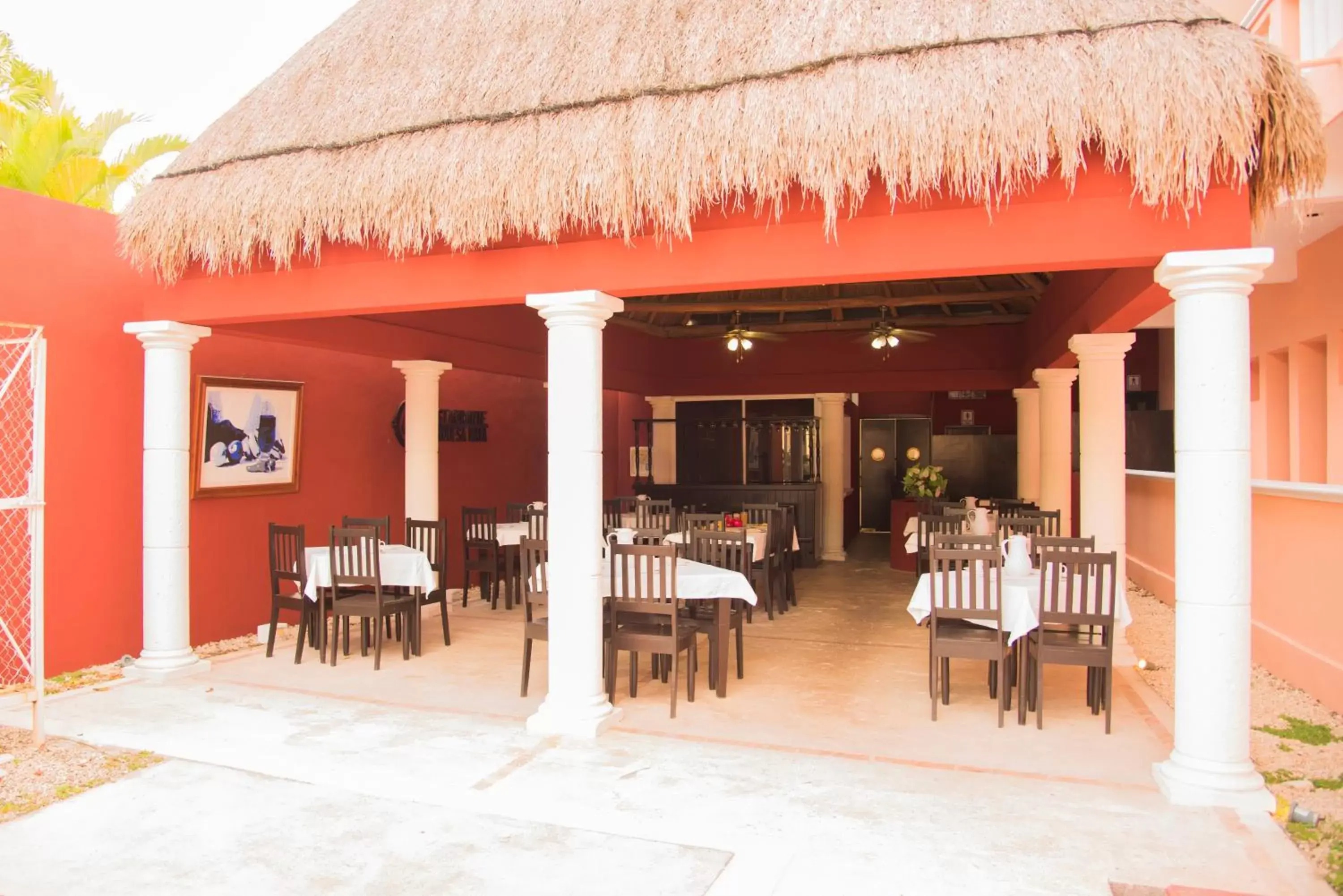 Property building, Restaurant/Places to Eat in Hotel Turquesa Maya