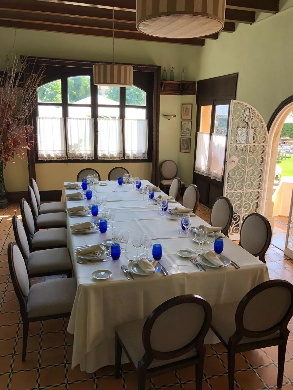 Restaurant/places to eat in Hotel Subur Maritim