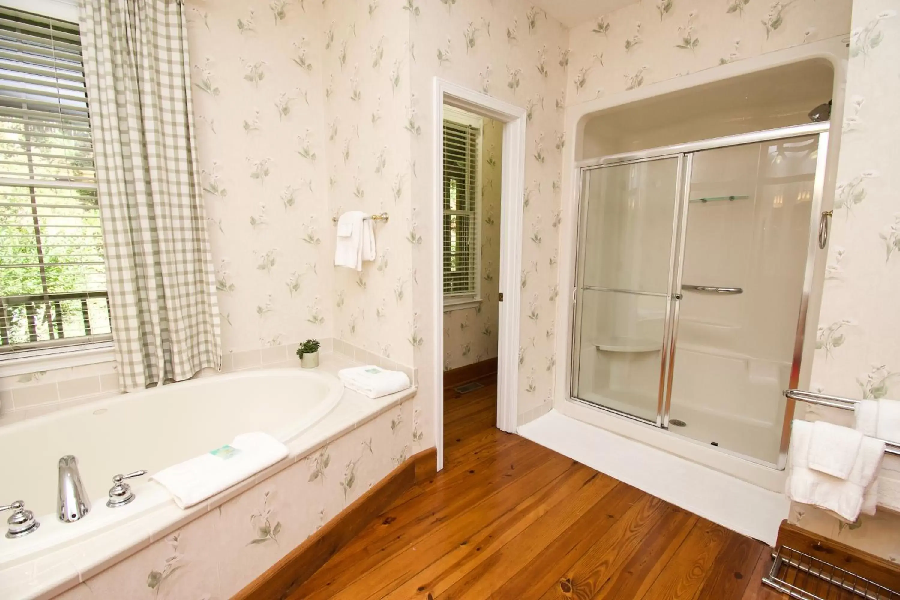 Bathroom in Paradise Hills, Winery Resort & Spa