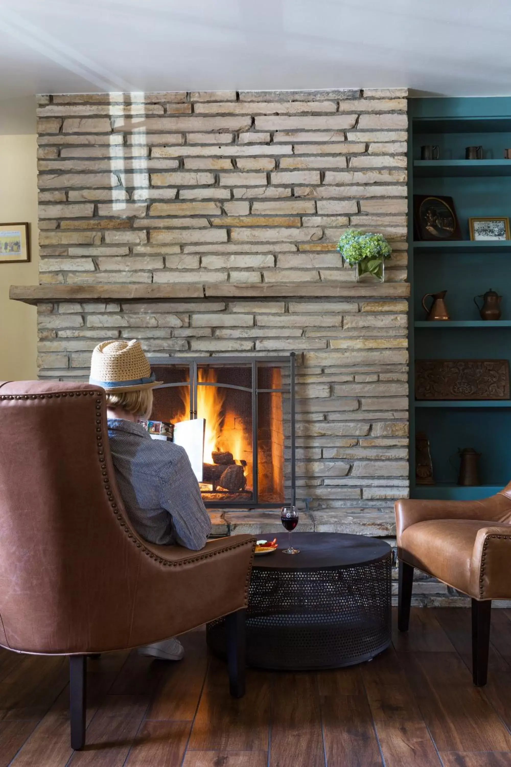 Lobby or reception, Seating Area in Coachman's Inn, A Four Sisters Inn