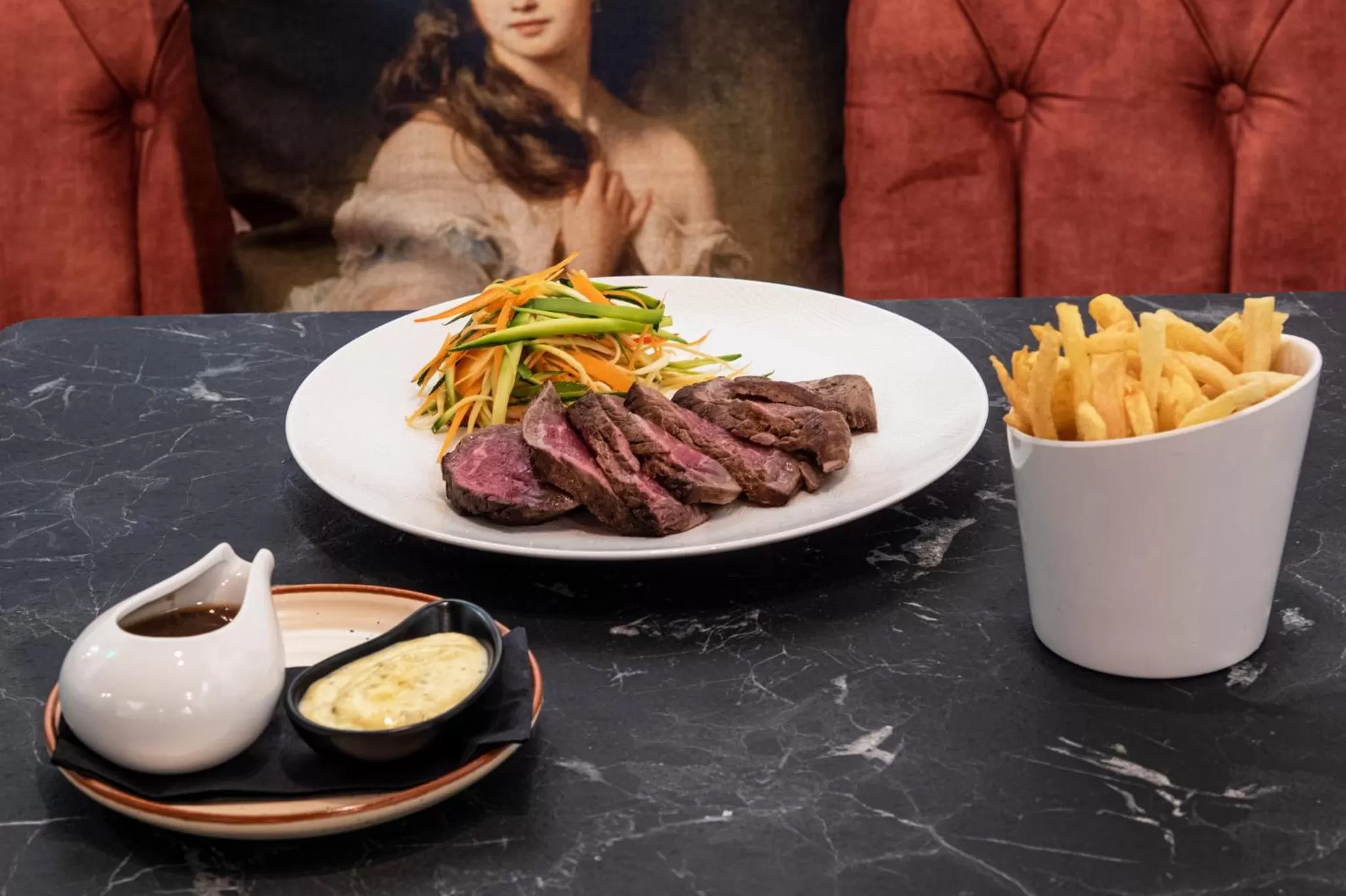 Restaurant/places to eat in Madama Residence