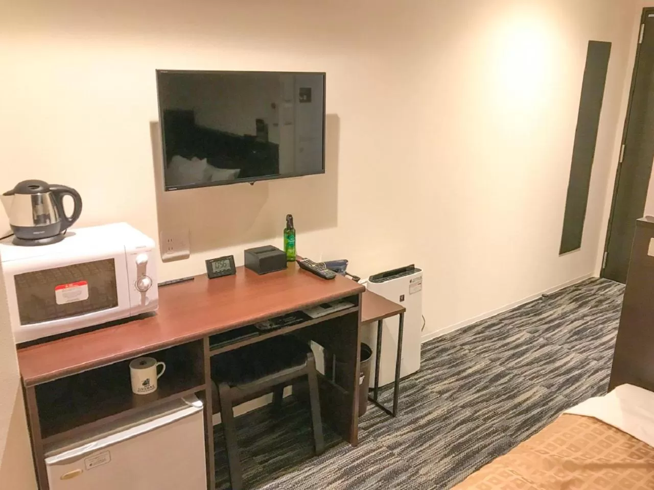 Photo of the whole room in HOTEL LiVEMAX Takamatsu Eki Mae