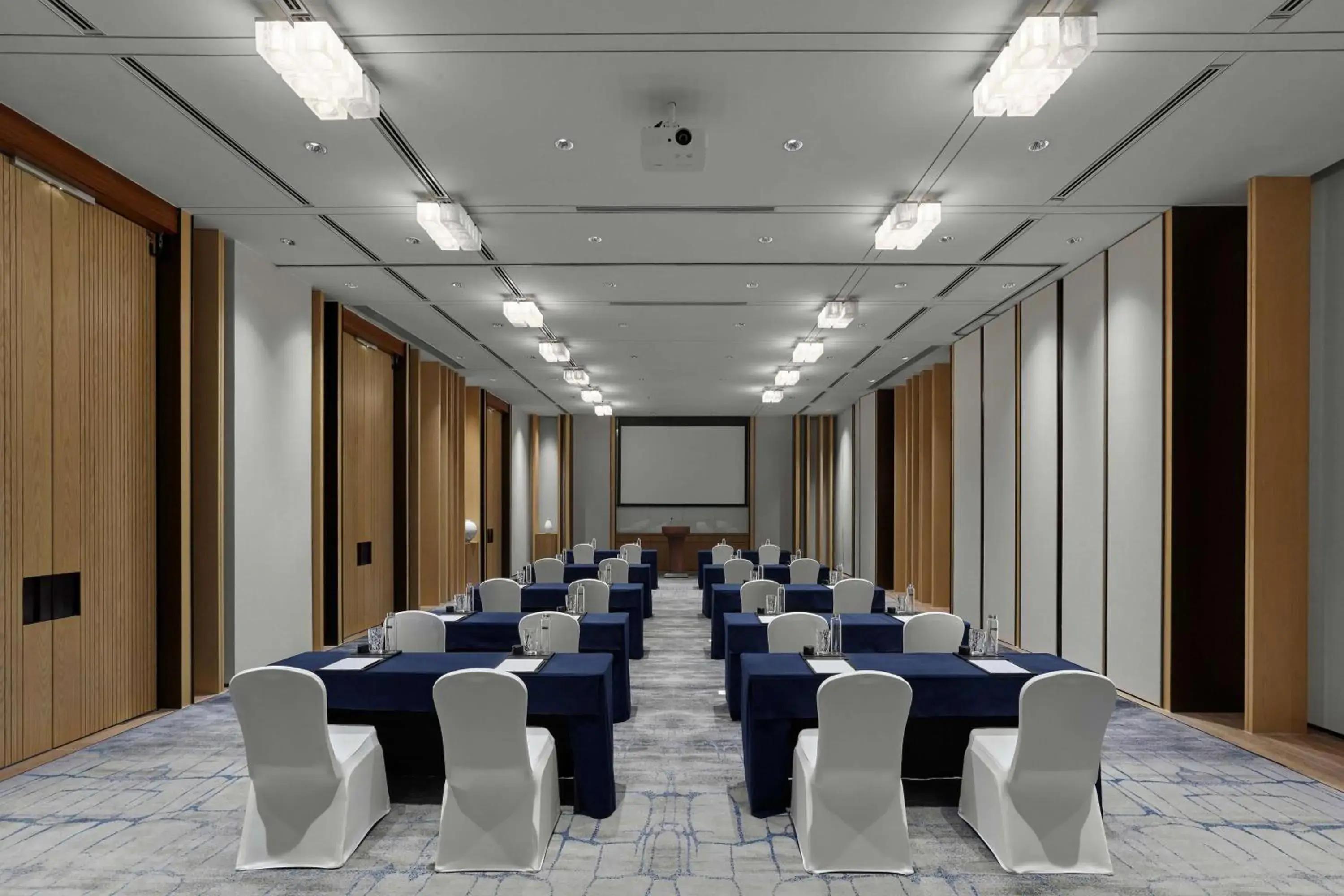 Meeting/conference room in Hilton Suzhou Yinshan Lake