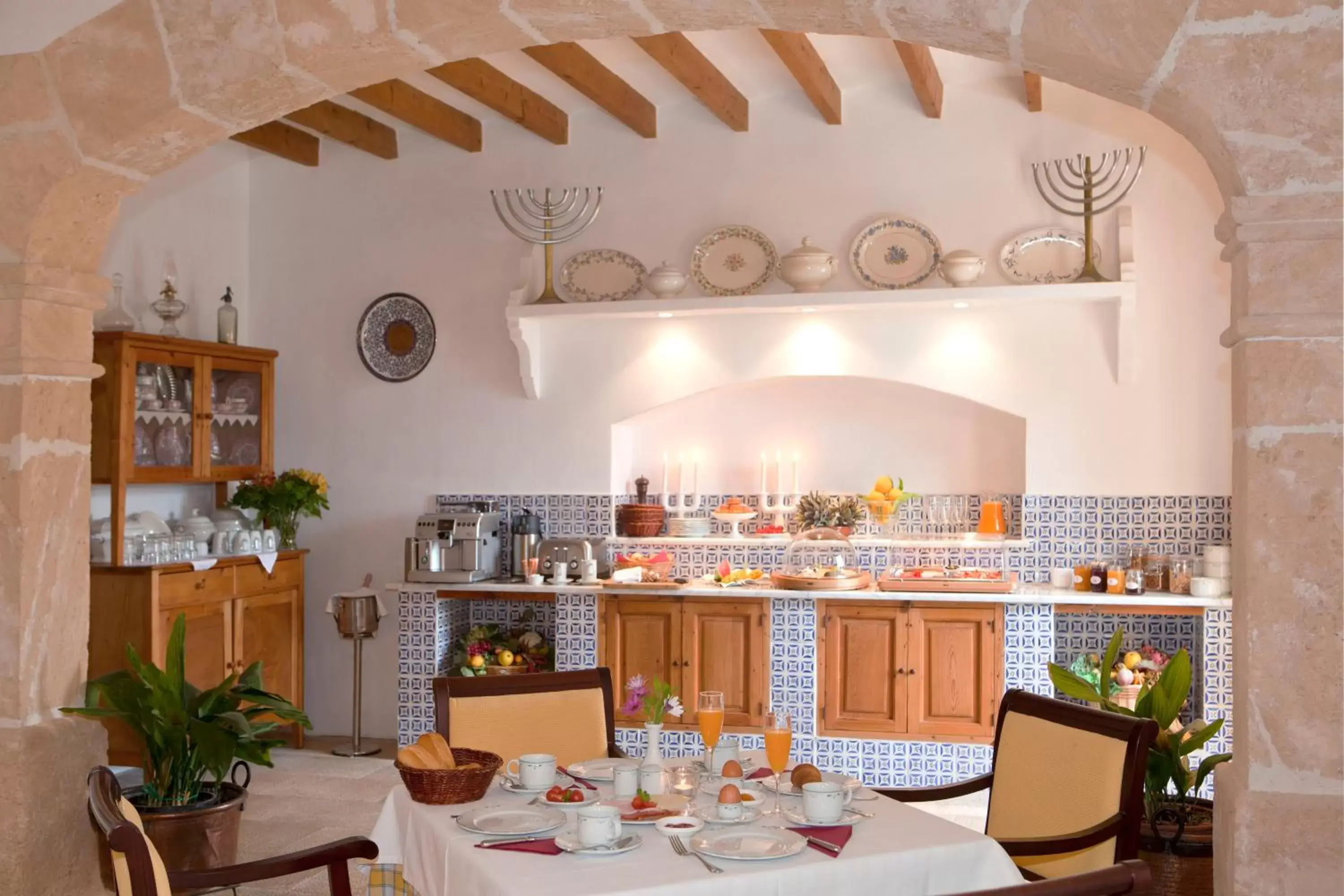 Buffet breakfast, Restaurant/Places to Eat in Fincahotel Can Estades