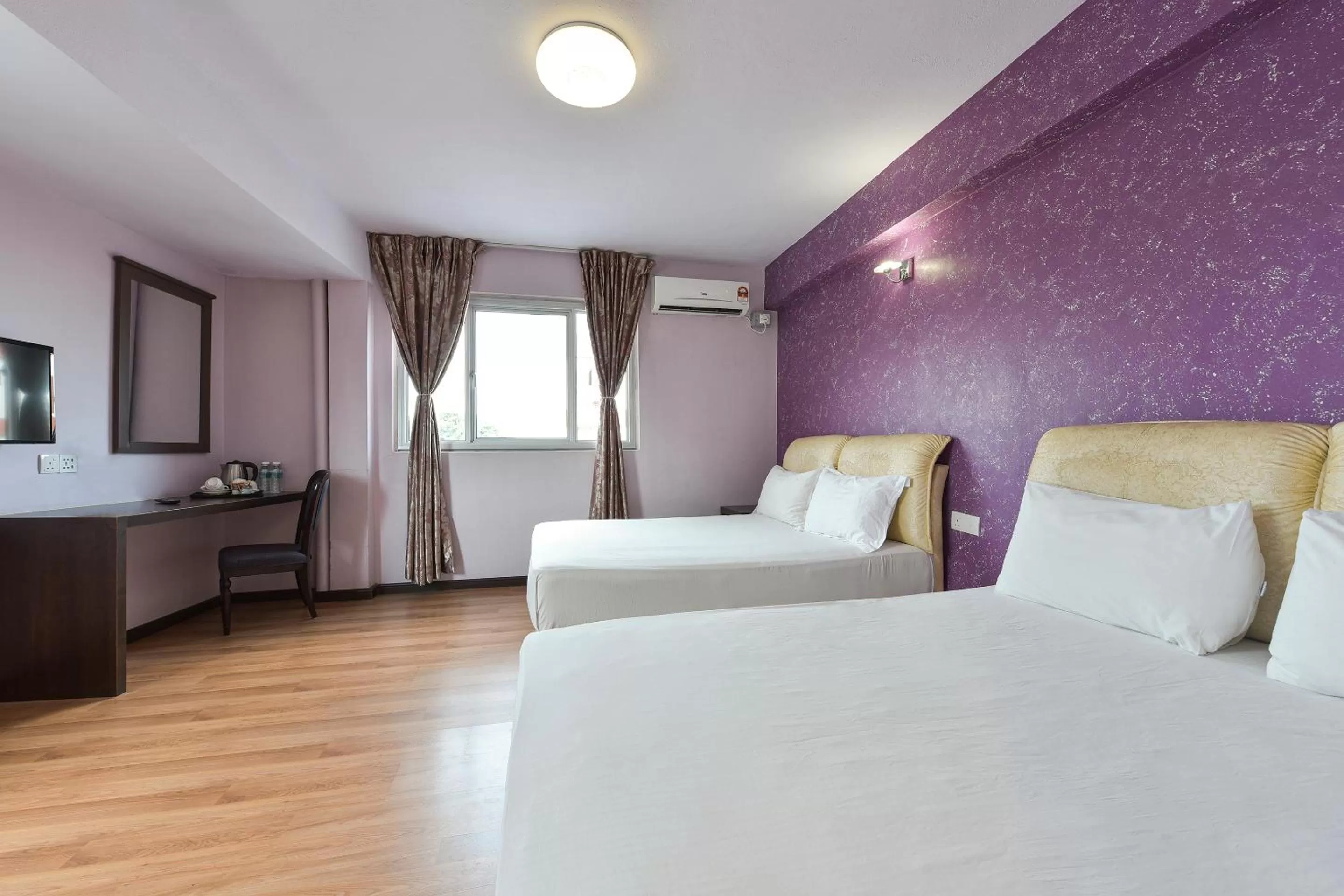 Family Suite in Capital O 516 Grand CT Hotel