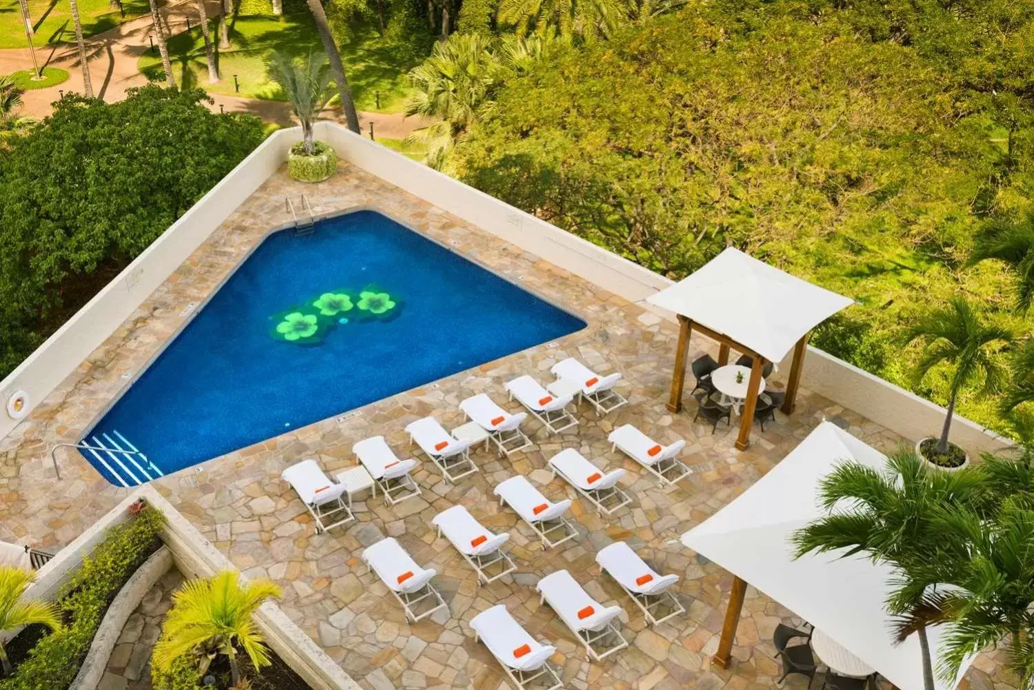 Balcony/Terrace in Luana Waikiki Hotel & Suites