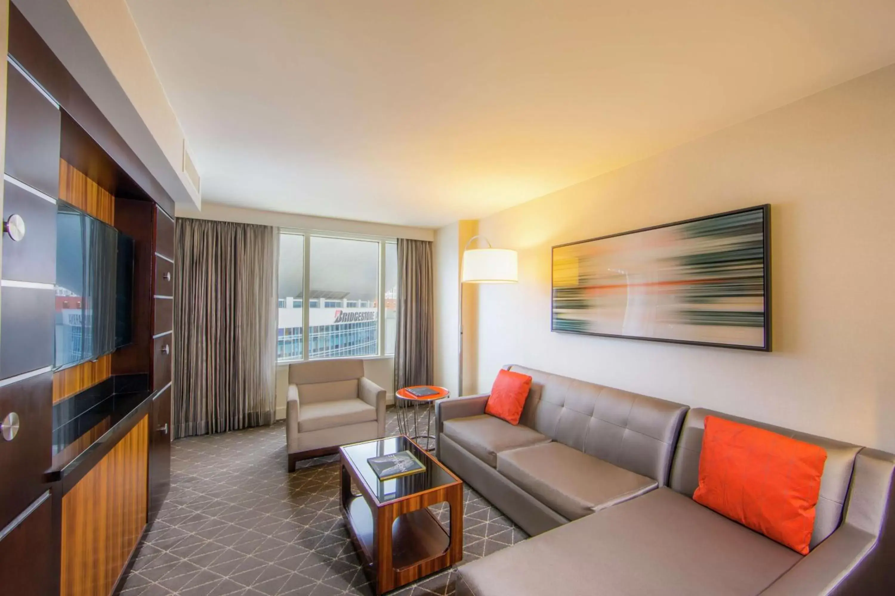 Bedroom, Seating Area in Hilton Nashville Downtown