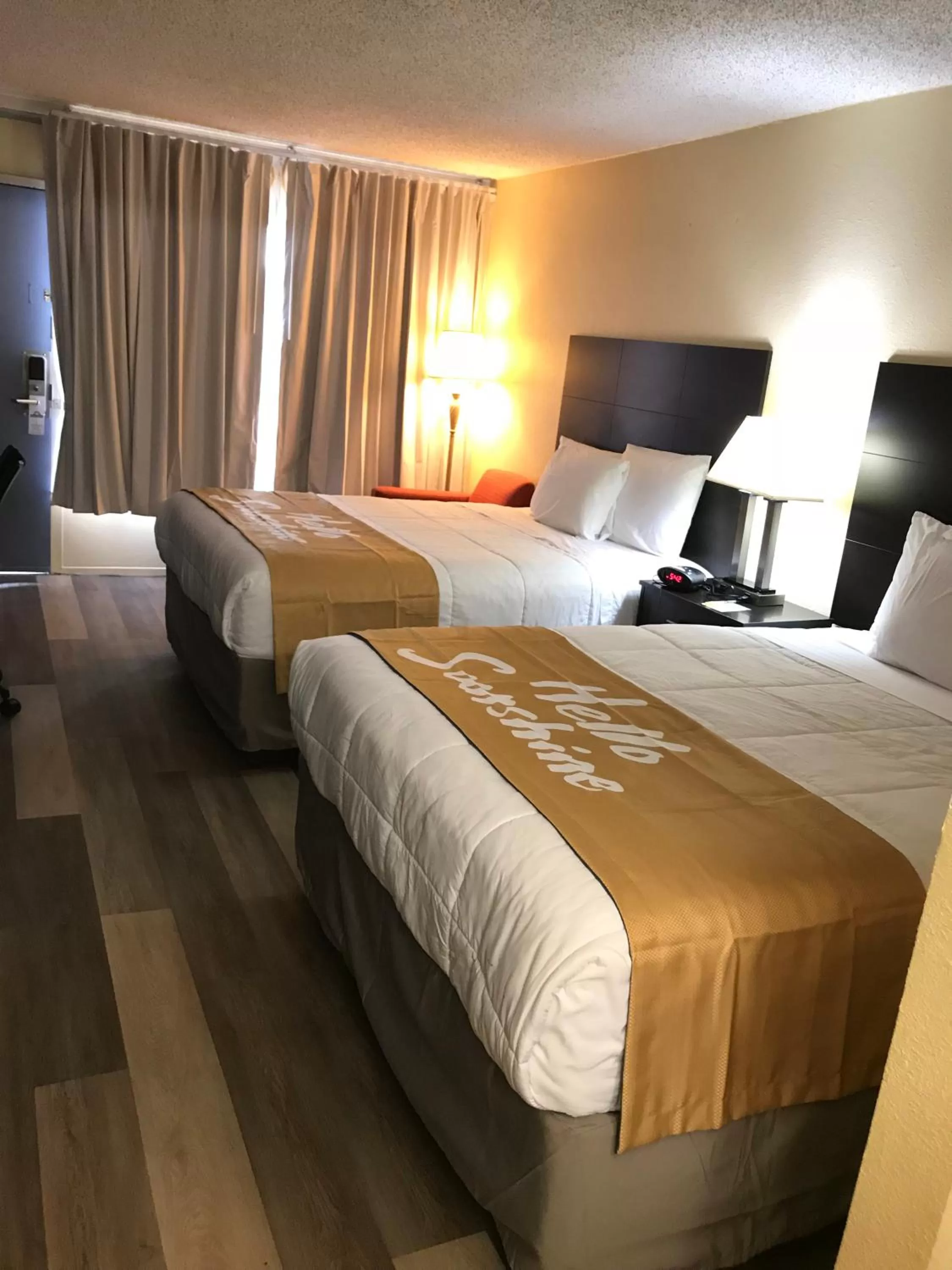 Bedroom, Bed in Days Inn by Wyndham Greensboro Airport