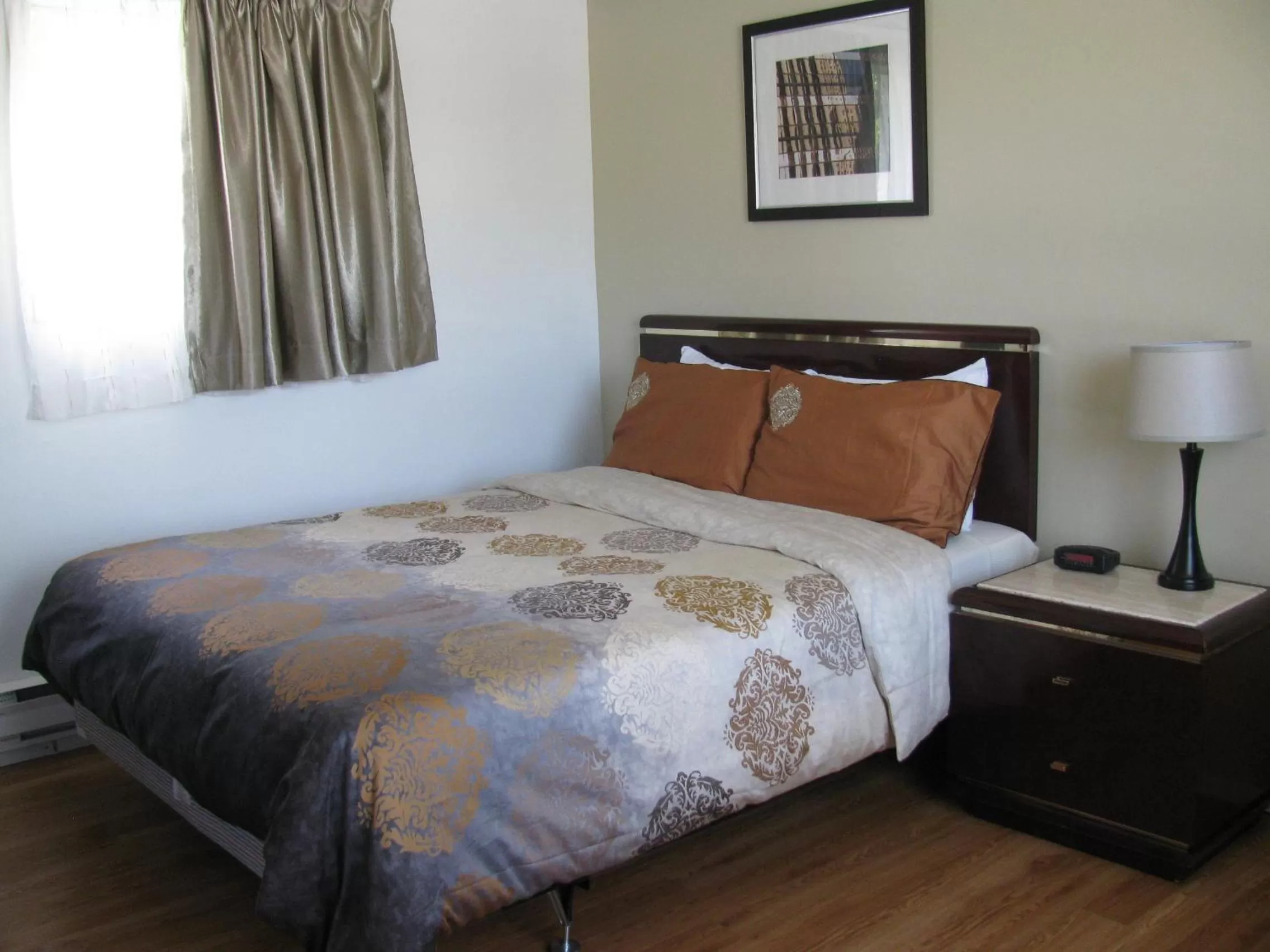 Queen Room in Motel de l'Outlet