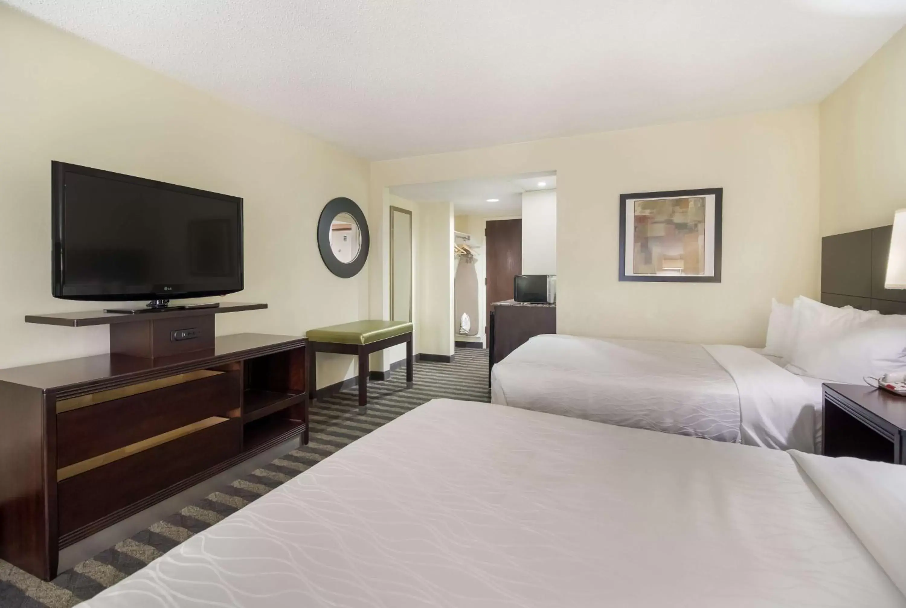 Bedroom, Bed in Best Western Suites near Opryland