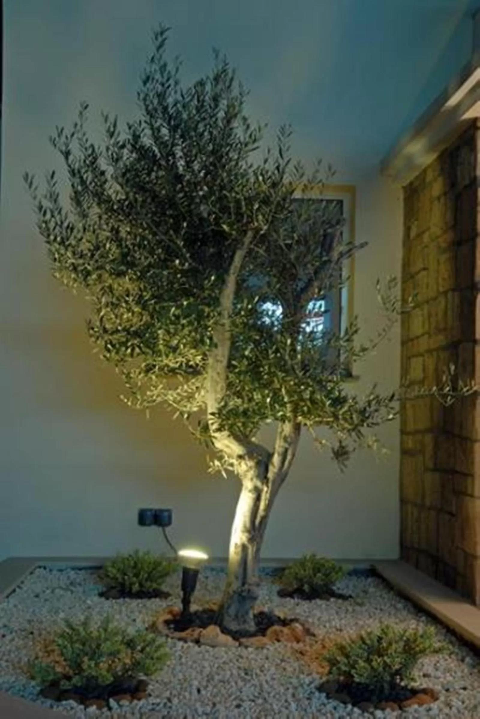 Decorative detail in Pyramos Hotel