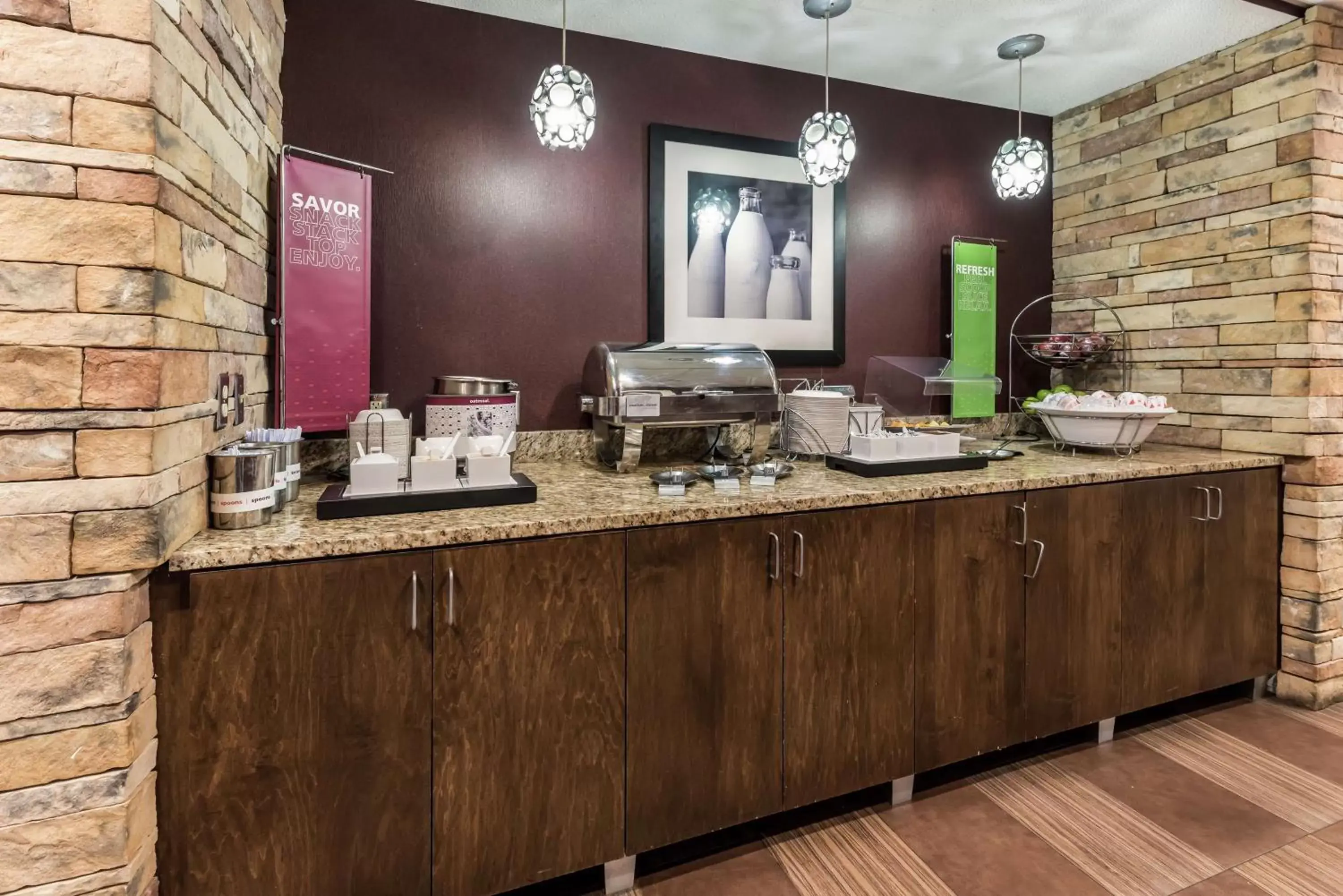 Breakfast in Hampton Inn Columbus I-70E/Hamilton Road Breakfast in Hampton Inn Columbus I-70E/Hamilton Road