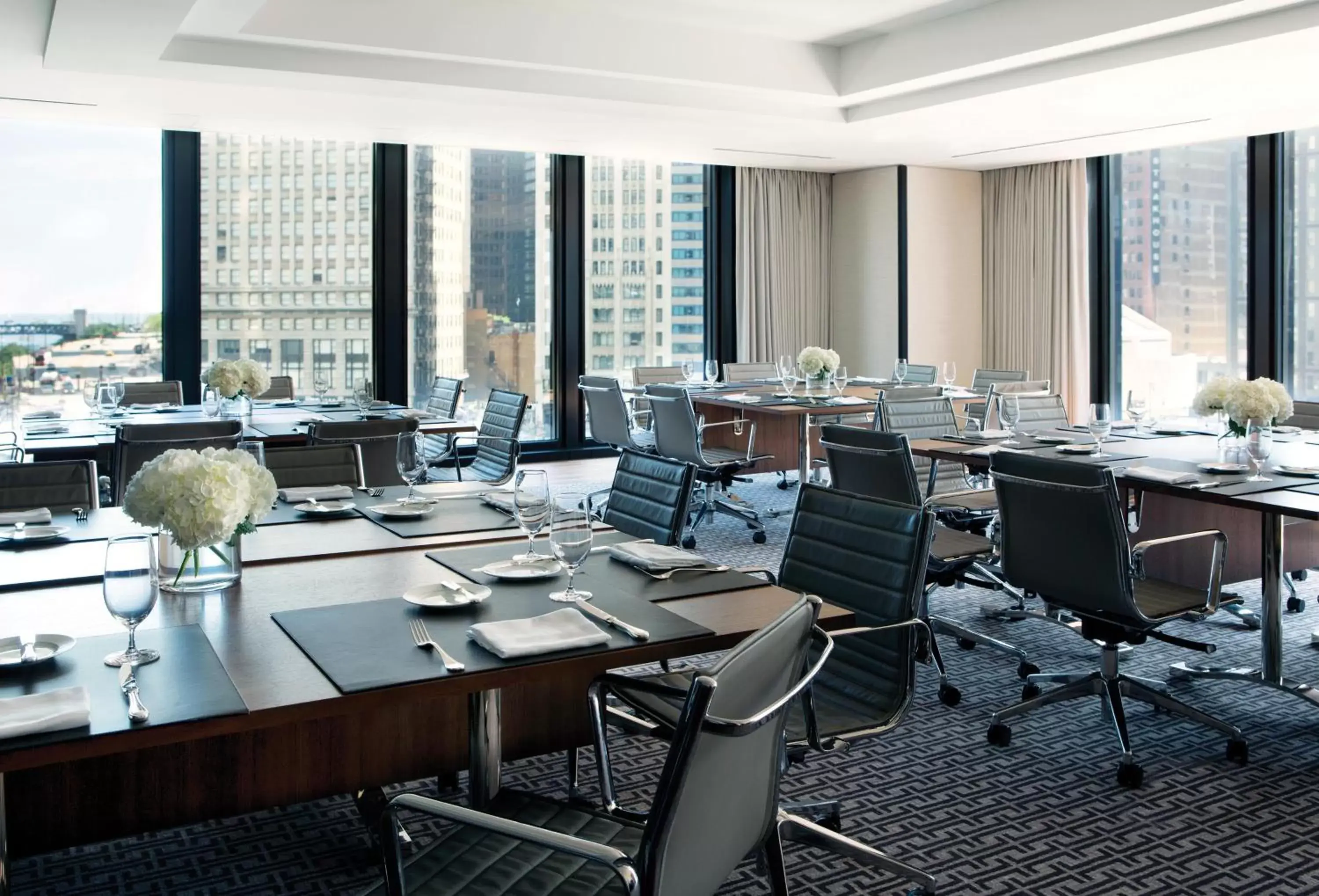 Banquet/Function facilities, Business Area/Conference Room in The Langham Chicago