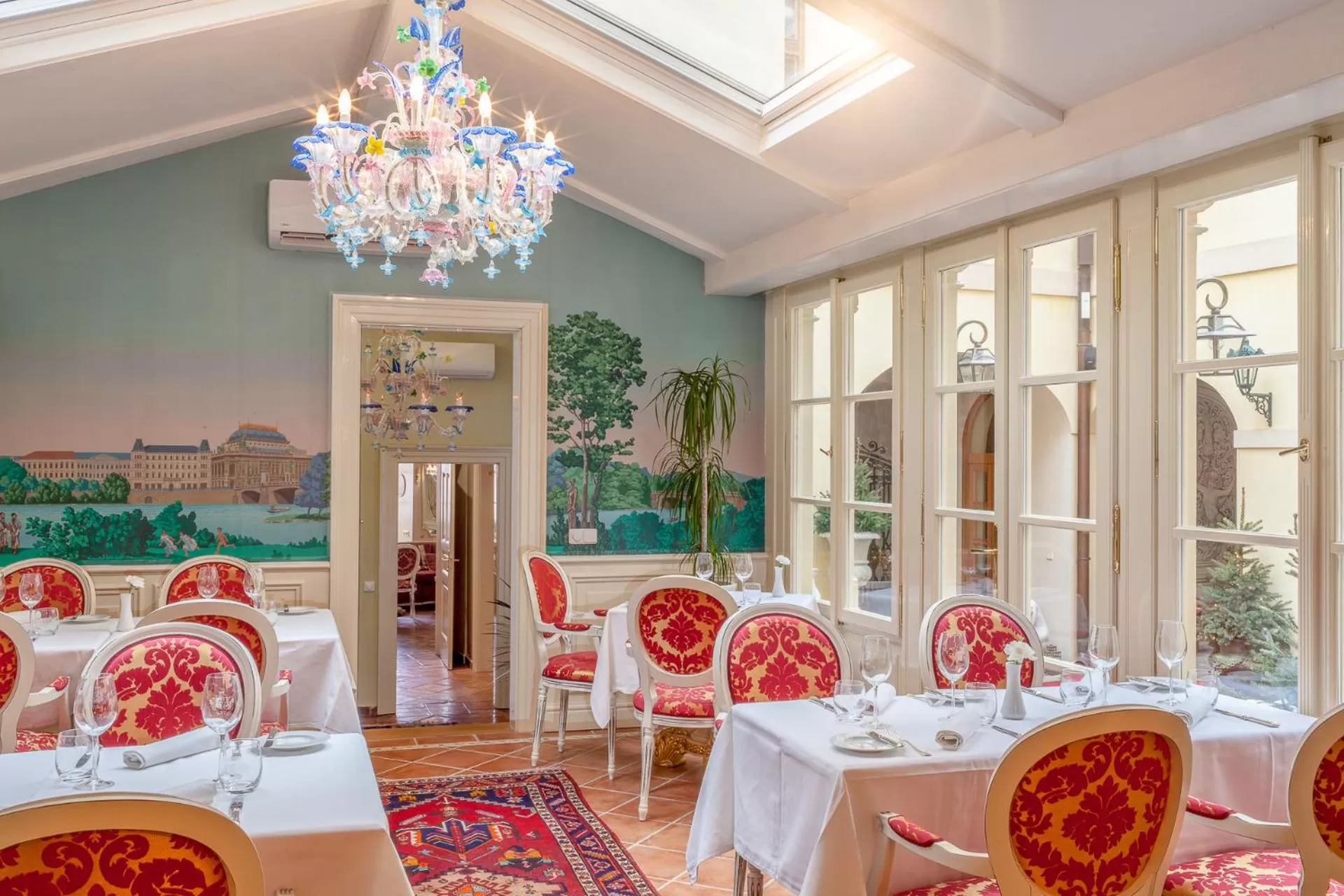 Restaurant/places to eat in Alchymist Grand Hotel and Spa