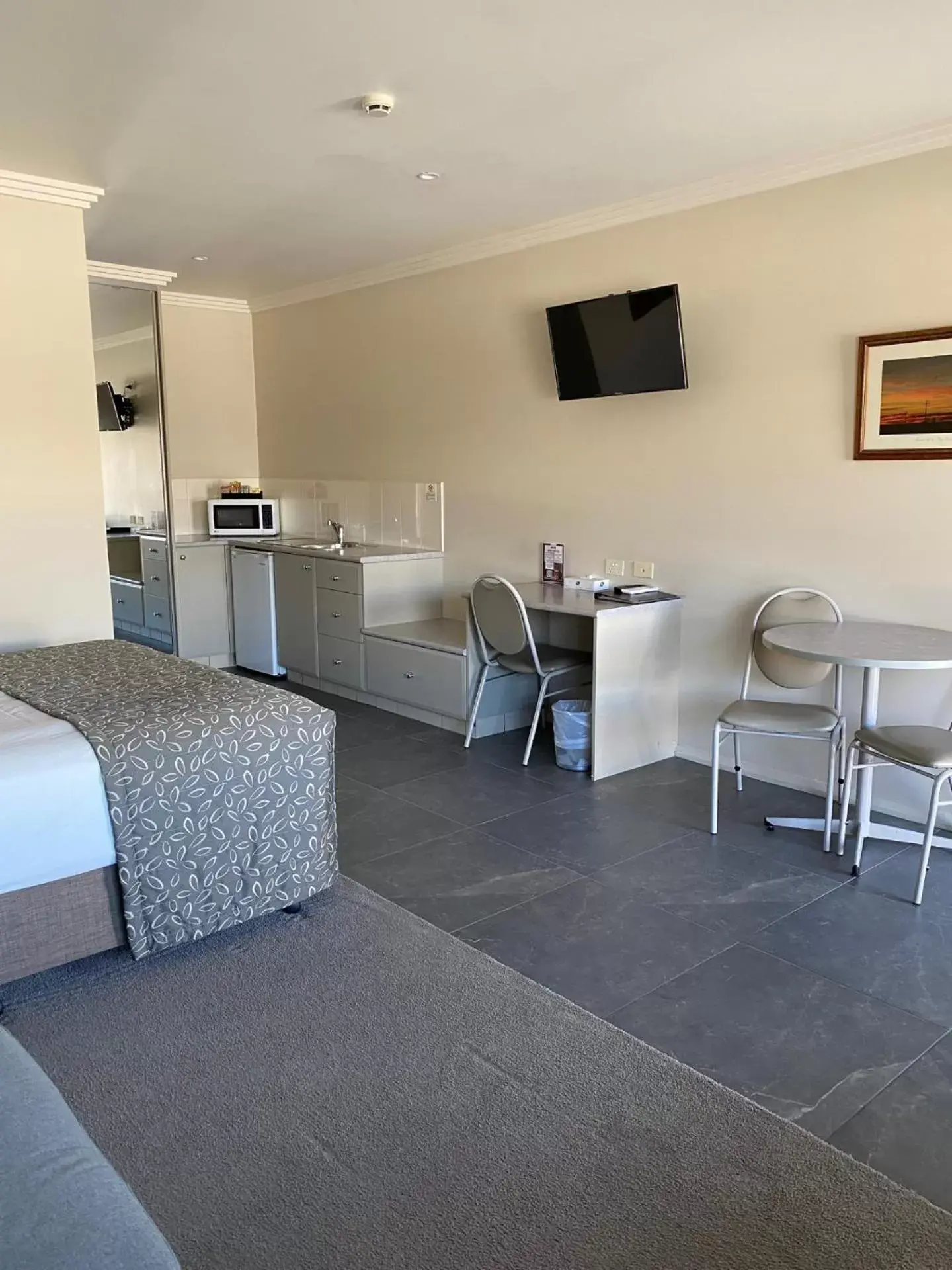 Seating Area in The Saltbush Motor Inn