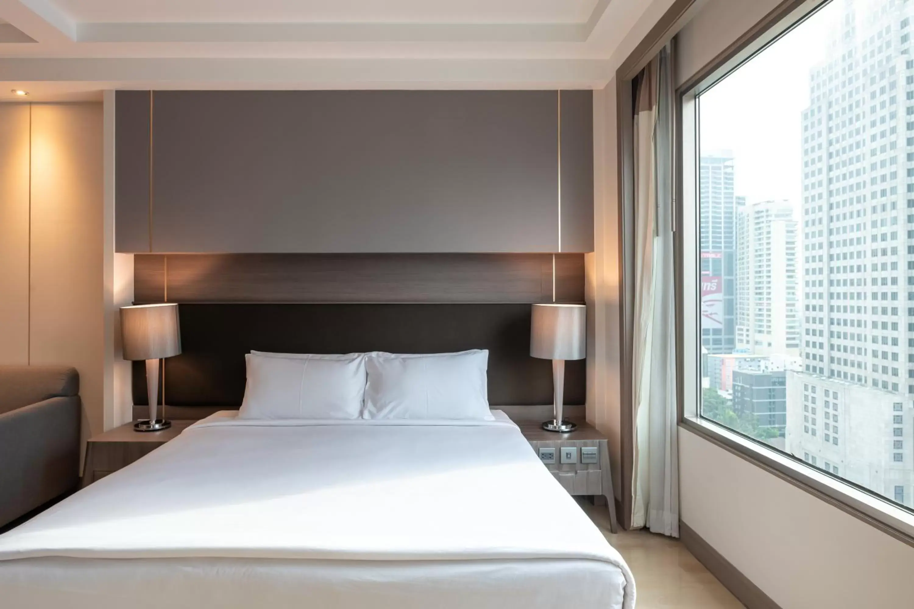 City view, Bed in Jasmine City Hotel