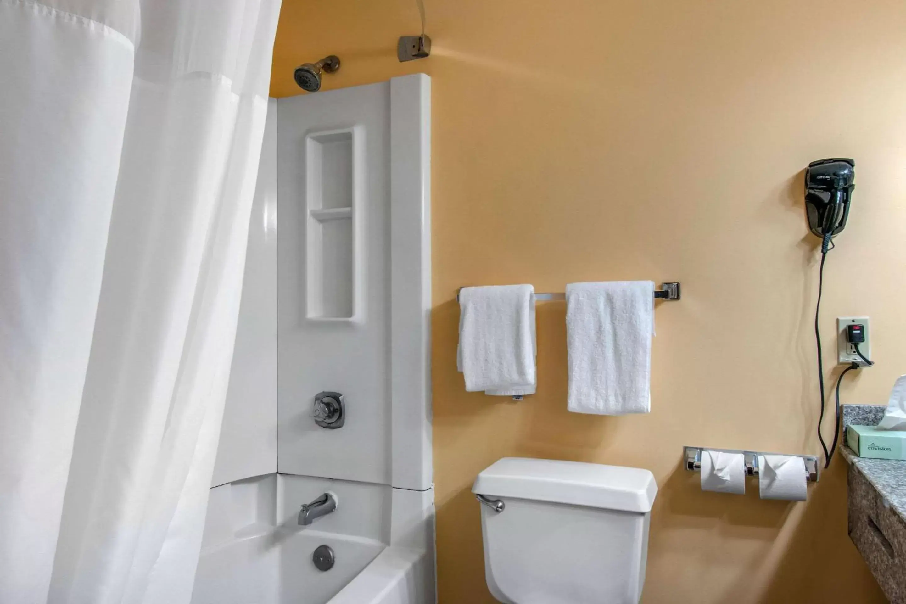 Queen Room with Two Queen Beds - Non-Smoking in Quality Inn Carlisle South Queen Room with Two Queen Beds - Non-Smoking in Quality Inn Carlisle South