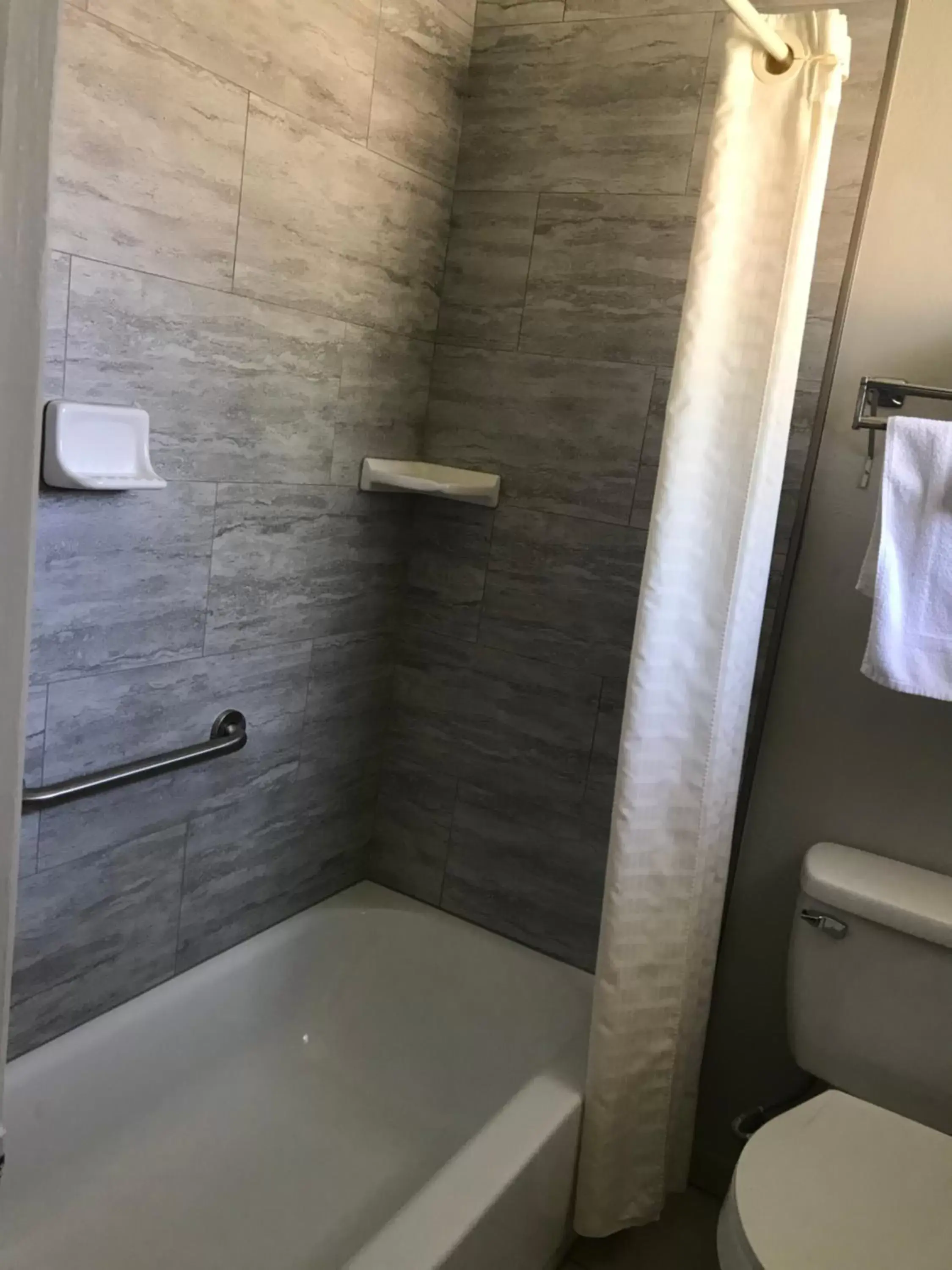 Shower, Bathroom in Western Holiday Lodge