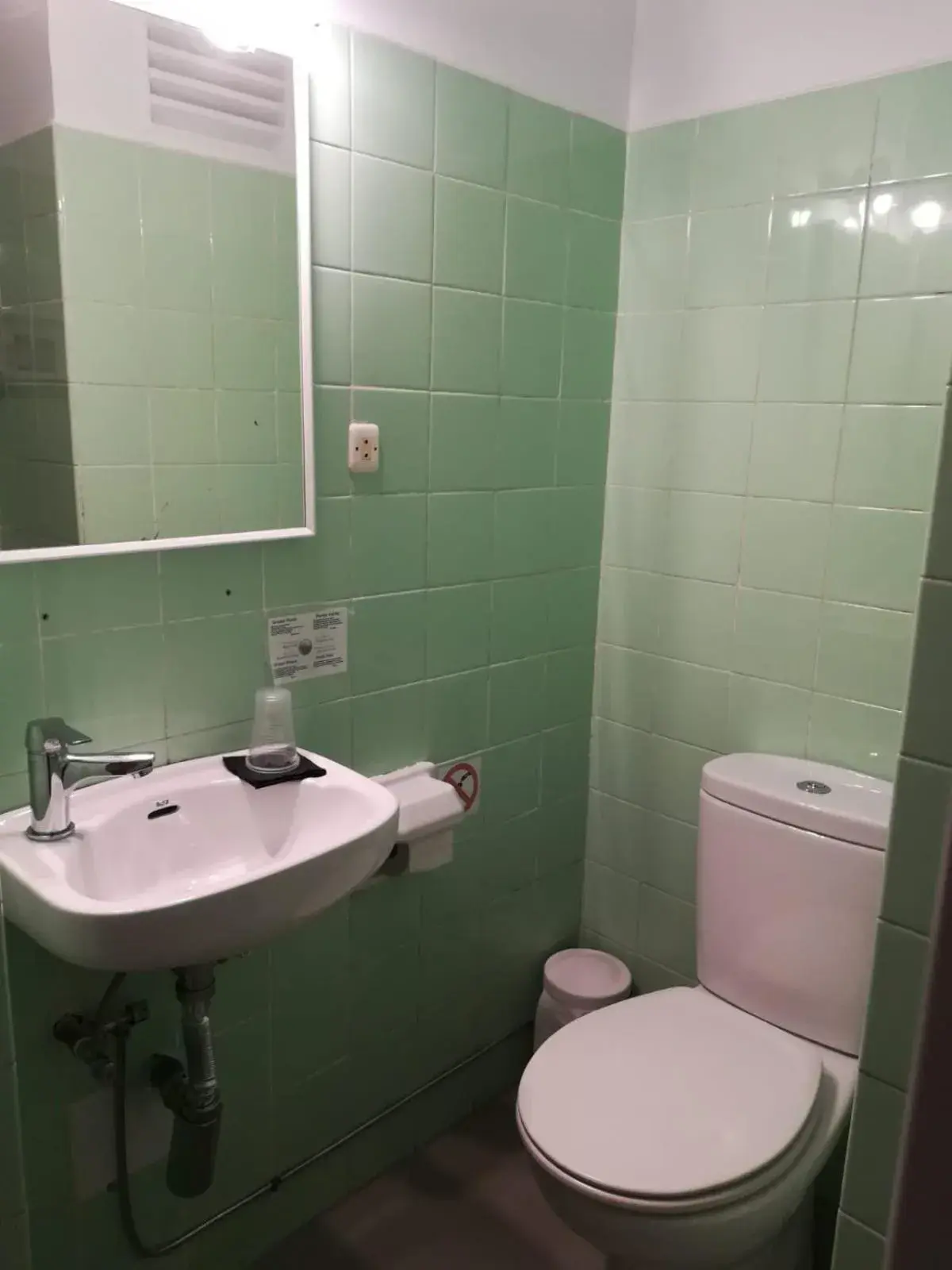 Bathroom in Hostal La Fosca