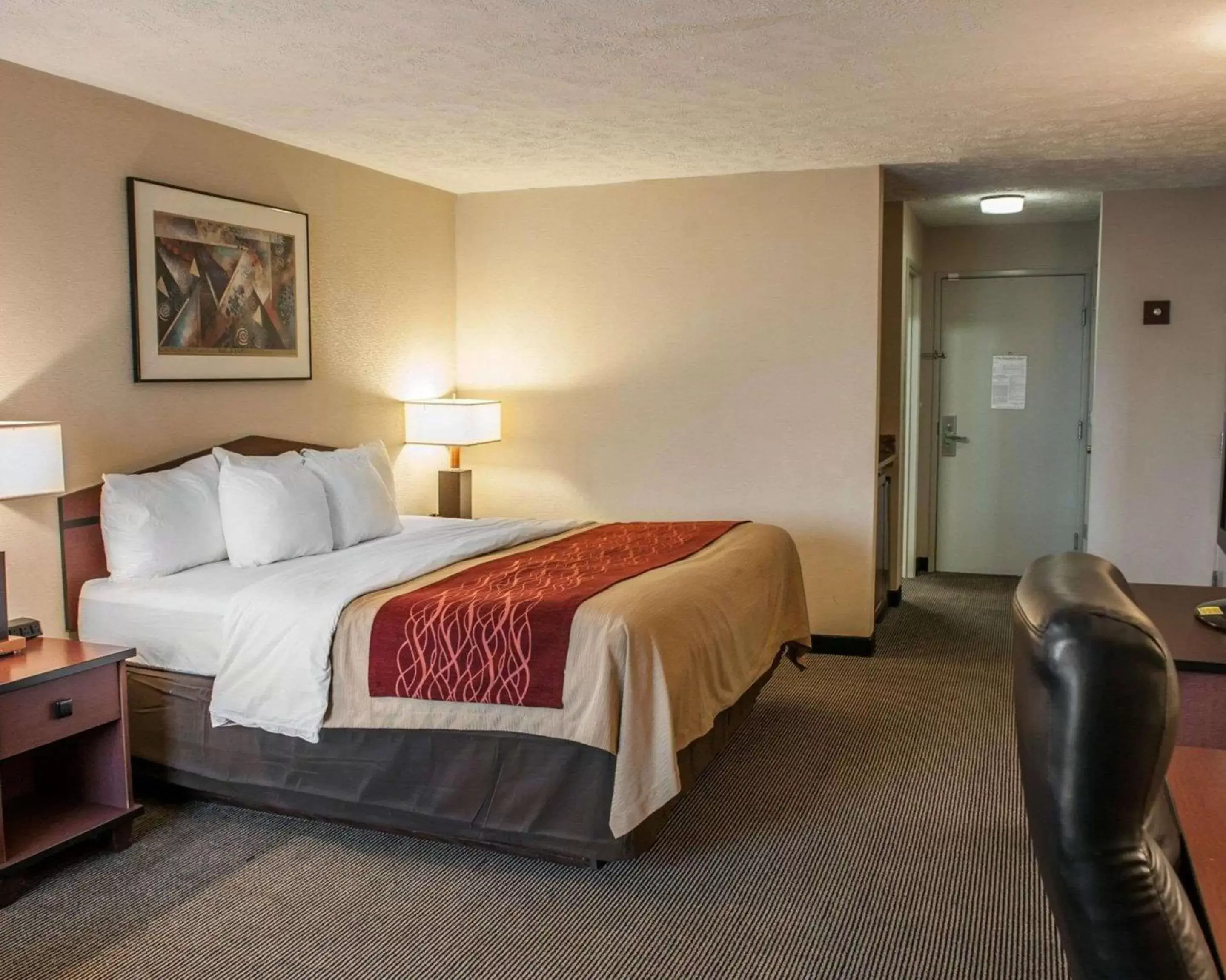 Photo of the whole room, Bed in Comfort Inn Indianapolis South I-65