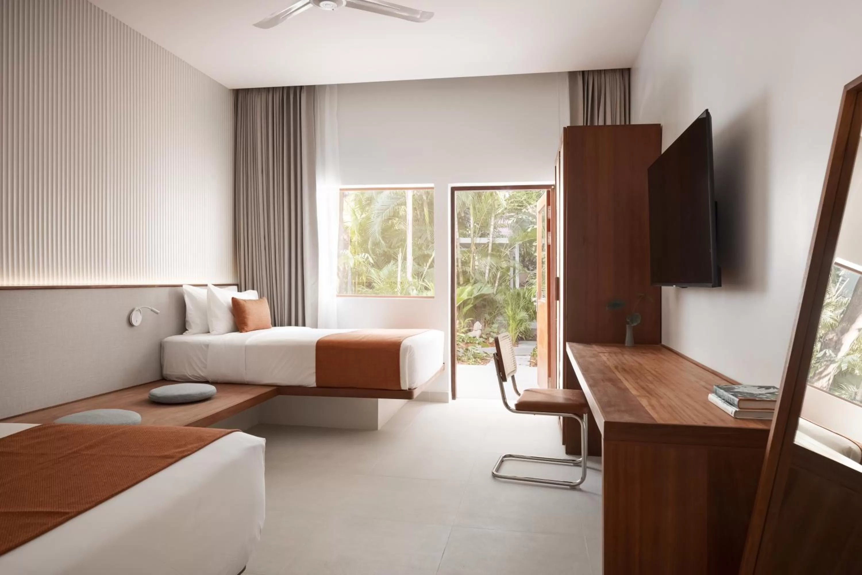 Deluxe Room Poolside Twin in Plantation Urban Resort & Spa