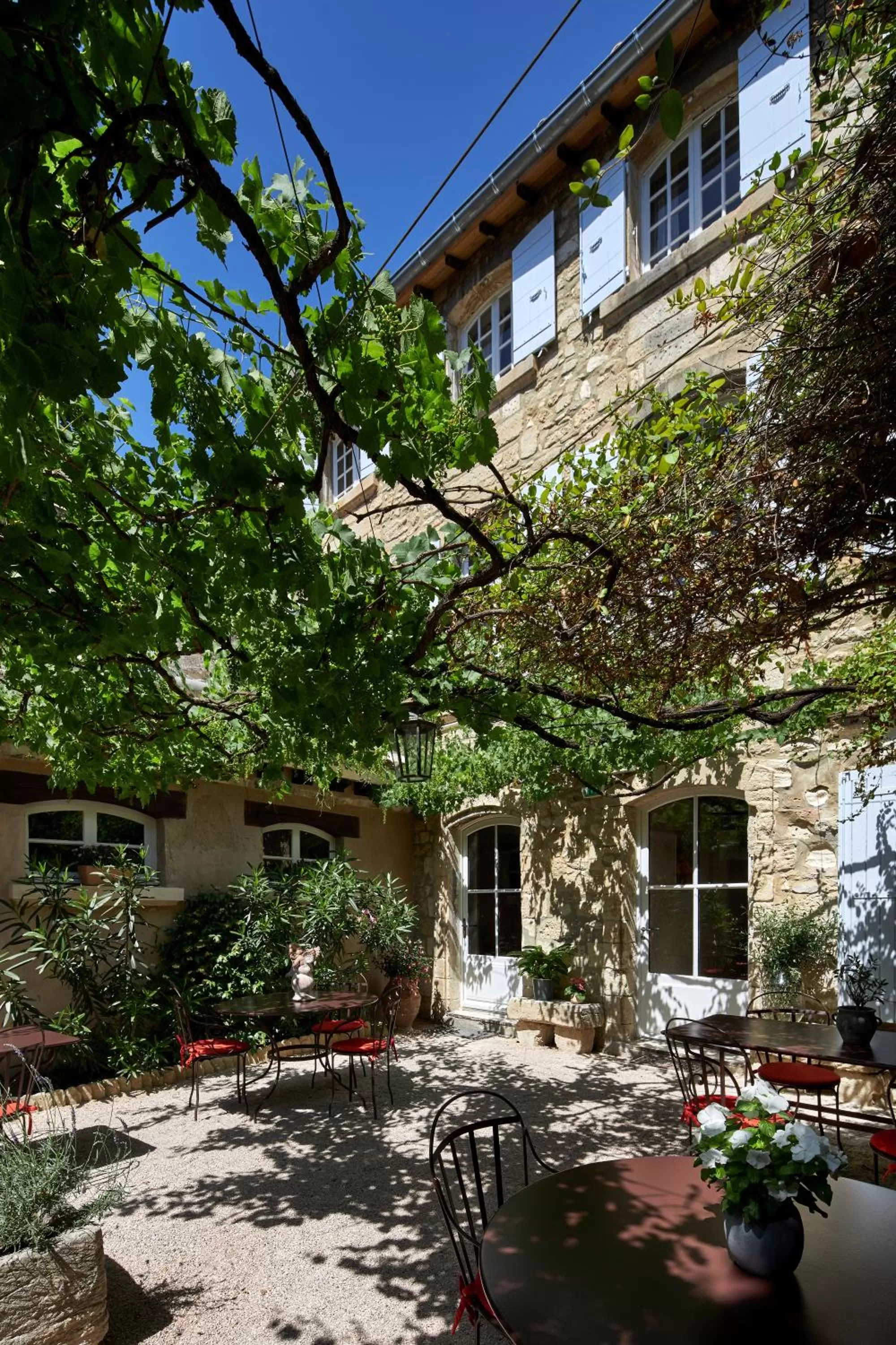 Property building in Hotel De L'Atelier