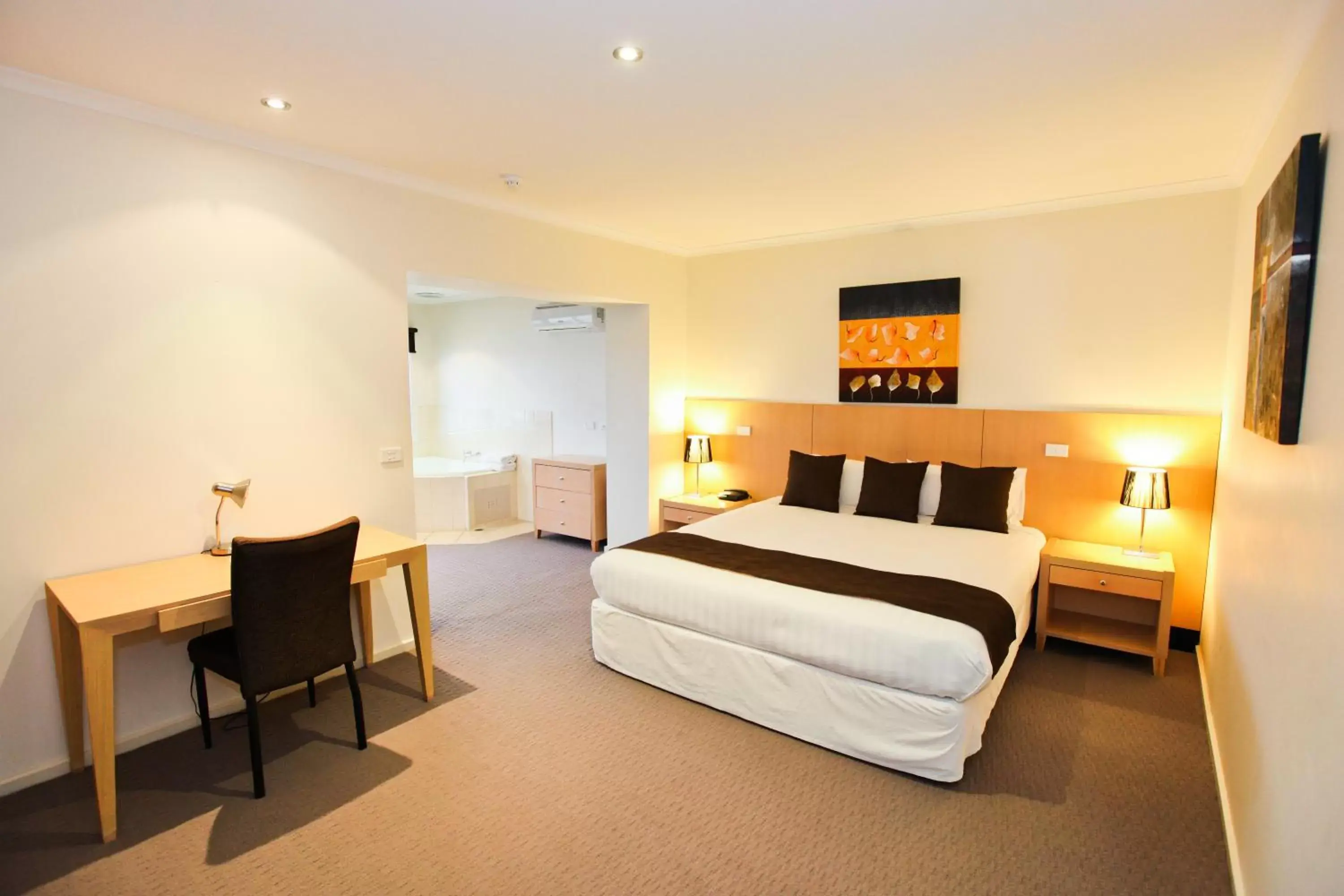 Bed in Mercure Hotel Mildura