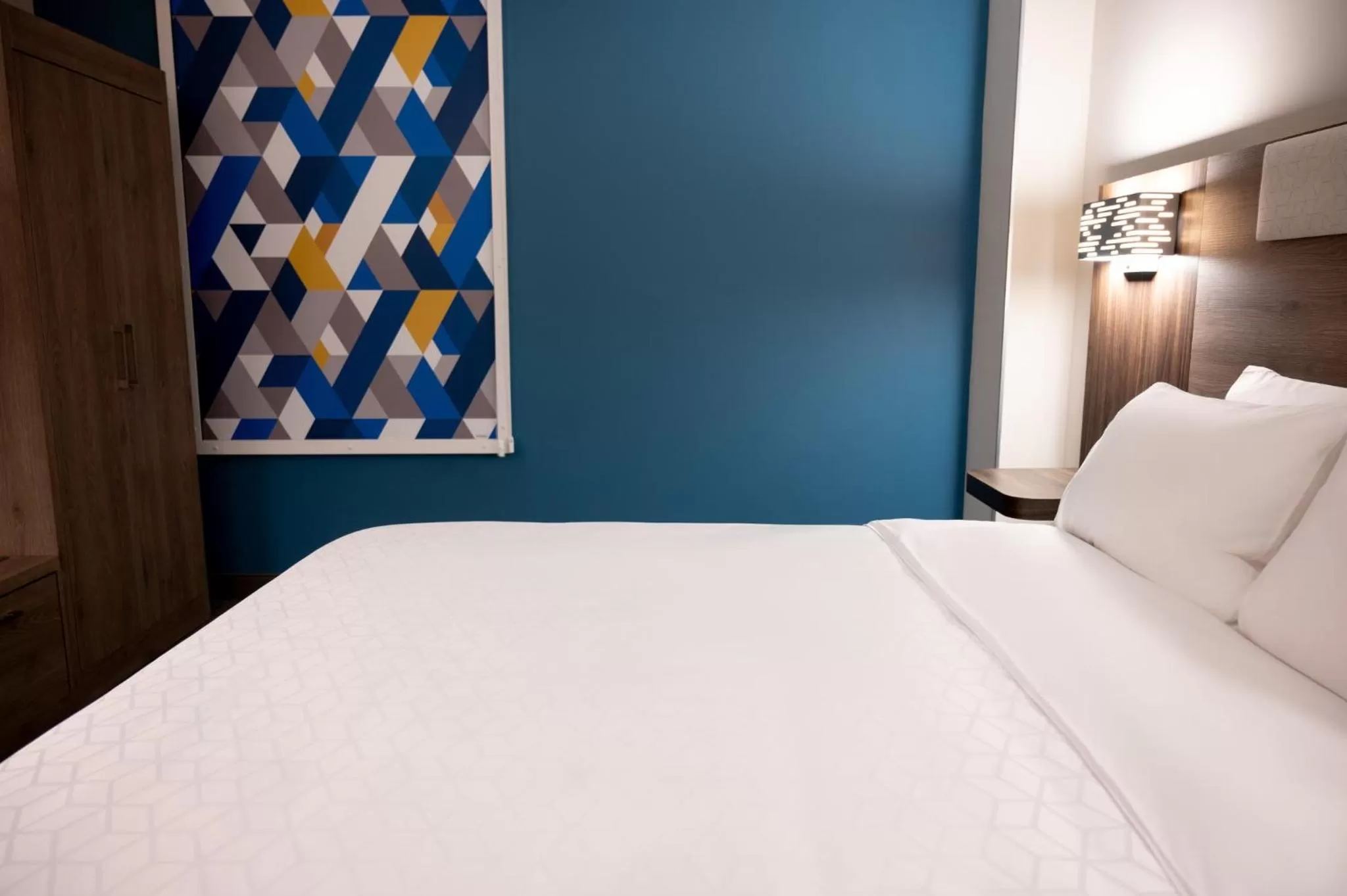 Photo of the whole room, Bed in Holiday Inn Express Mexico City Satelite by IHG